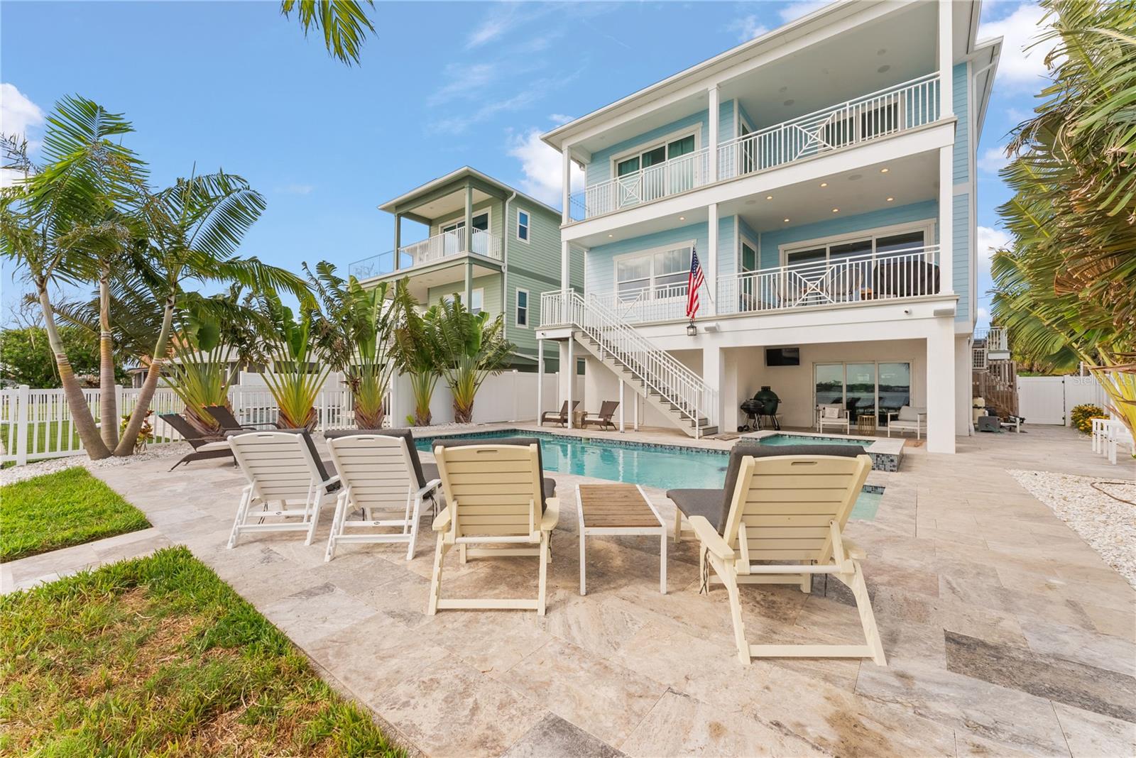 Listing photo id 42 for 371 12th Avenue