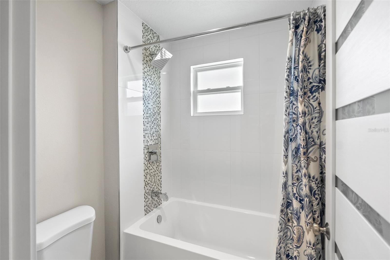 Image 17 of 40 For 785 52nd Avenue N