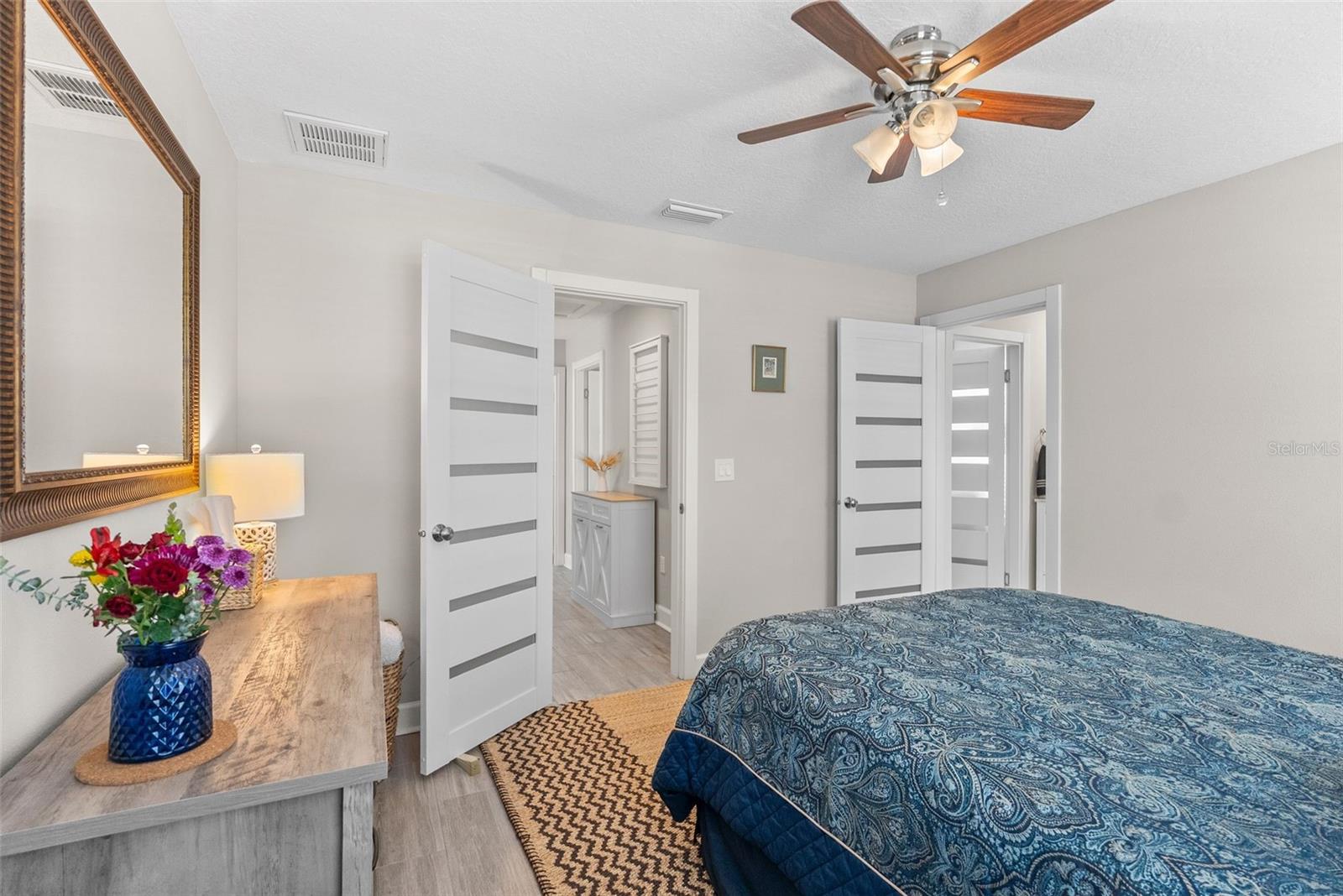 Image 19 of 40 For 785 52nd Avenue N