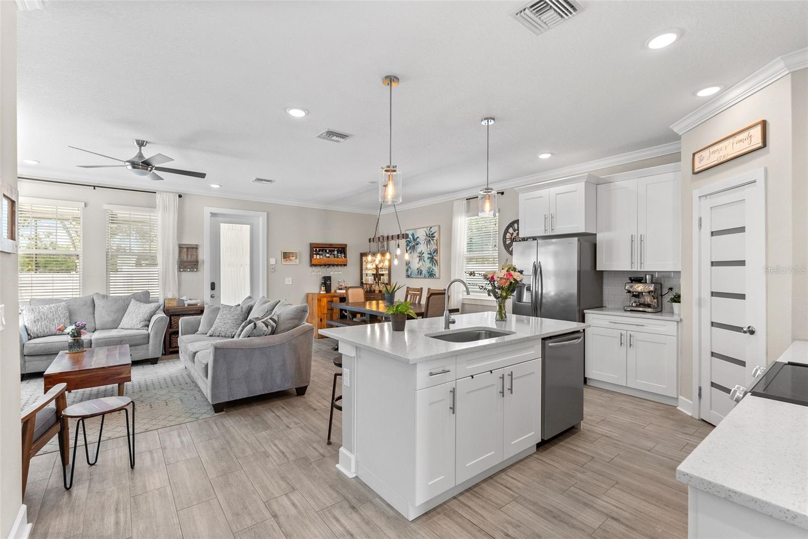Image 4 of 40 For 785 52nd Avenue N