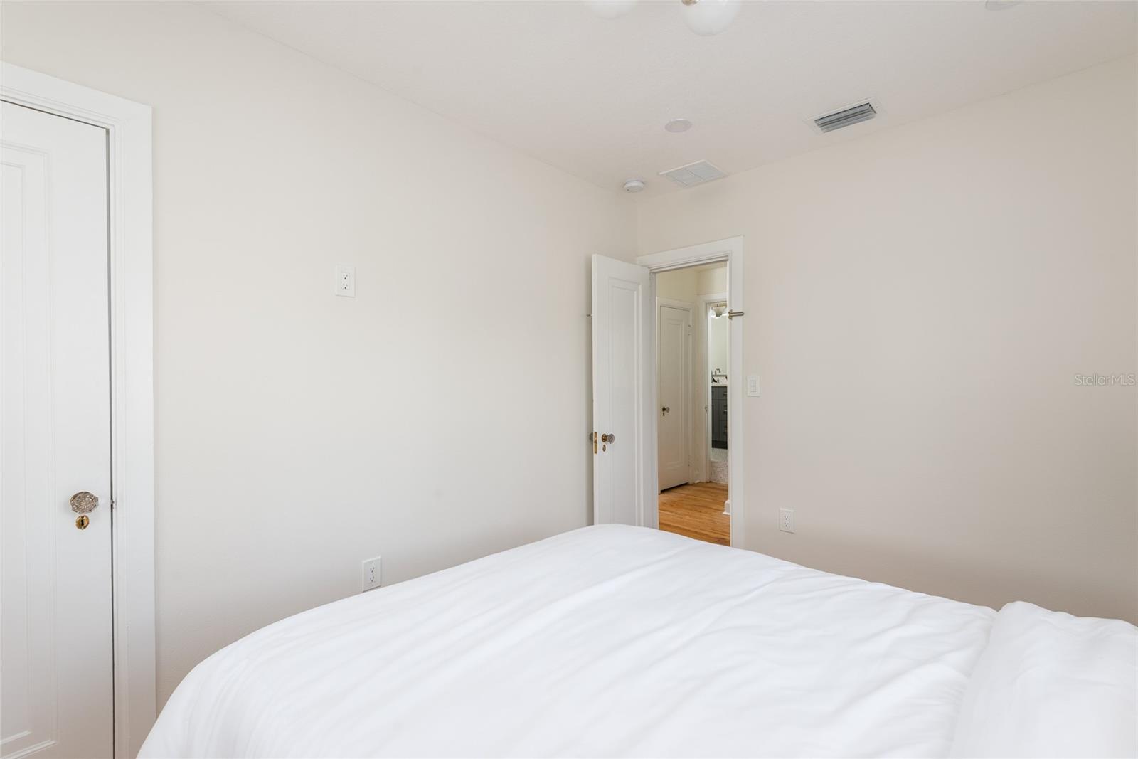 Image 30 of 68 For 53 Albemarle Avenue
