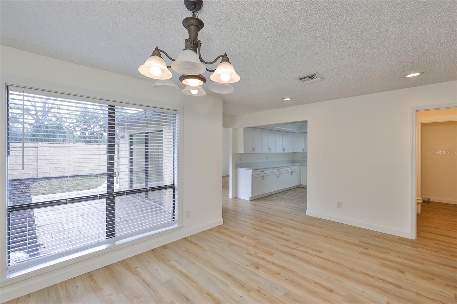Image 13 of 46 For 13703 Sweetwater Cove Place