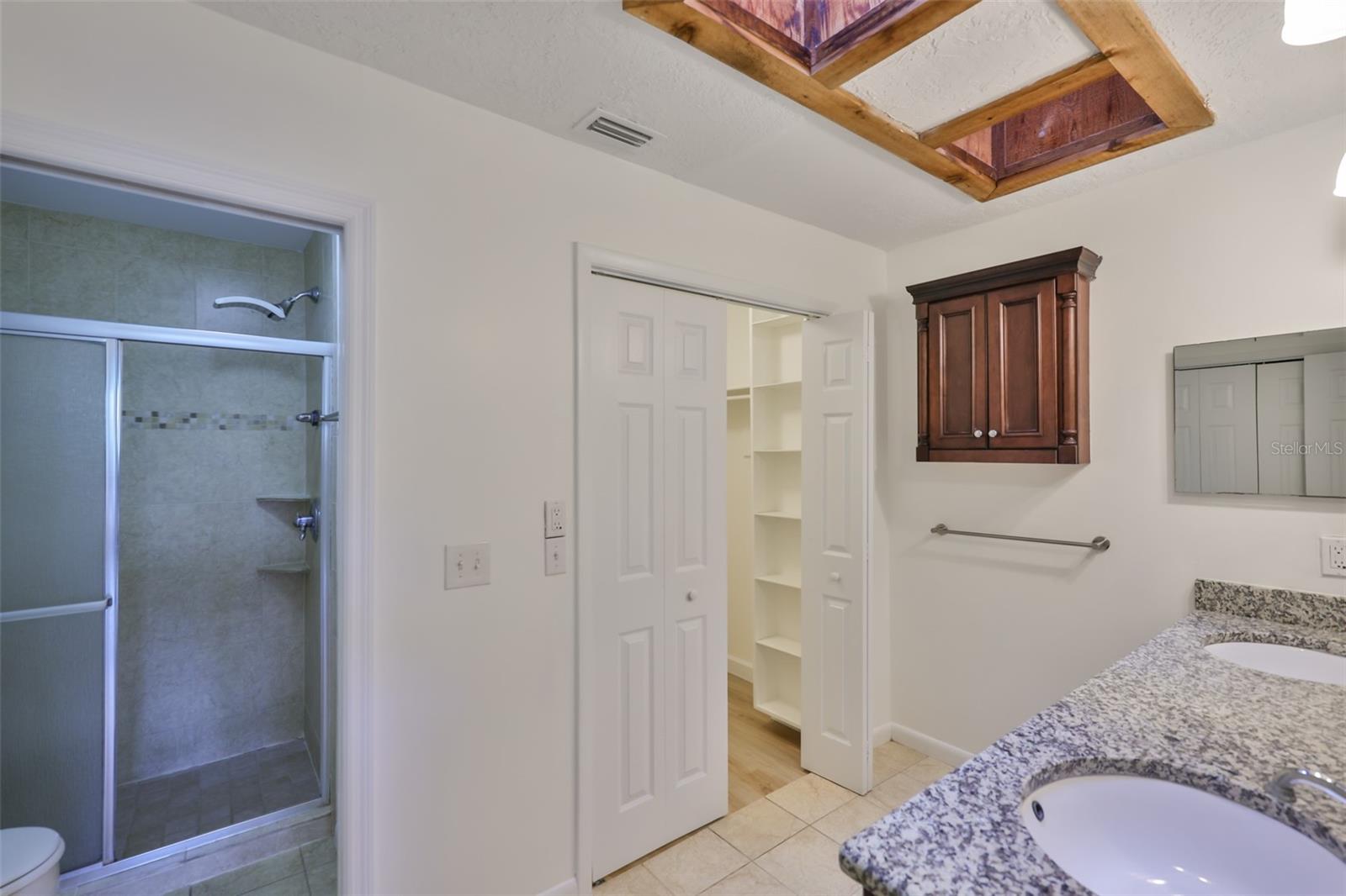 Image 24 of 46 For 13703 Sweetwater Cove Place