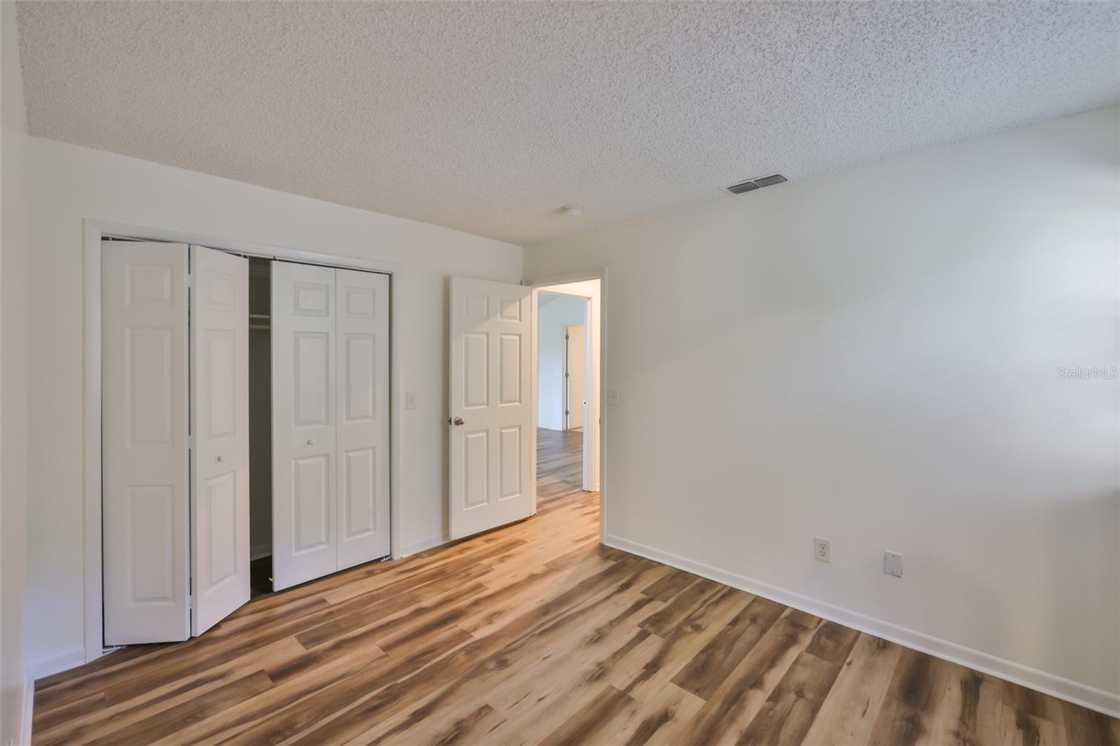 Image 31 of 46 For 13703 Sweetwater Cove Place