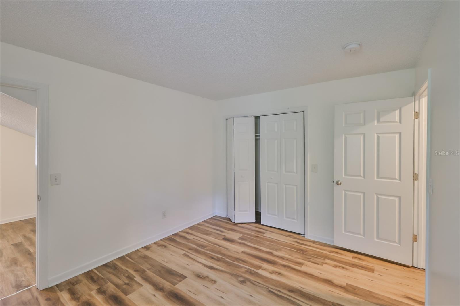 Image 32 of 46 For 13703 Sweetwater Cove Place