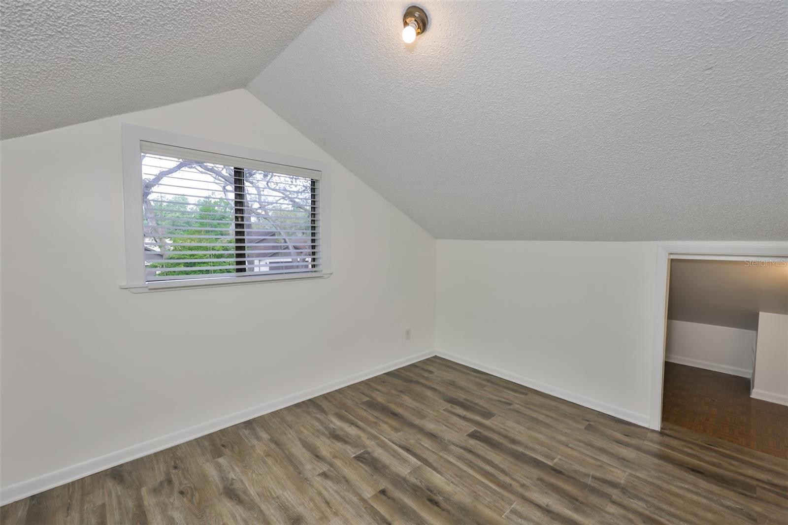 Image 34 of 46 For 13703 Sweetwater Cove Place
