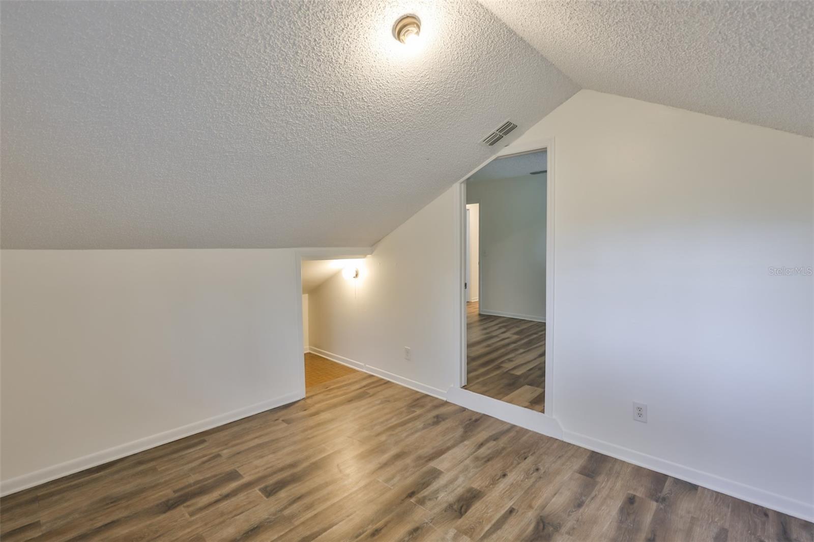 Image 35 of 46 For 13703 Sweetwater Cove Place