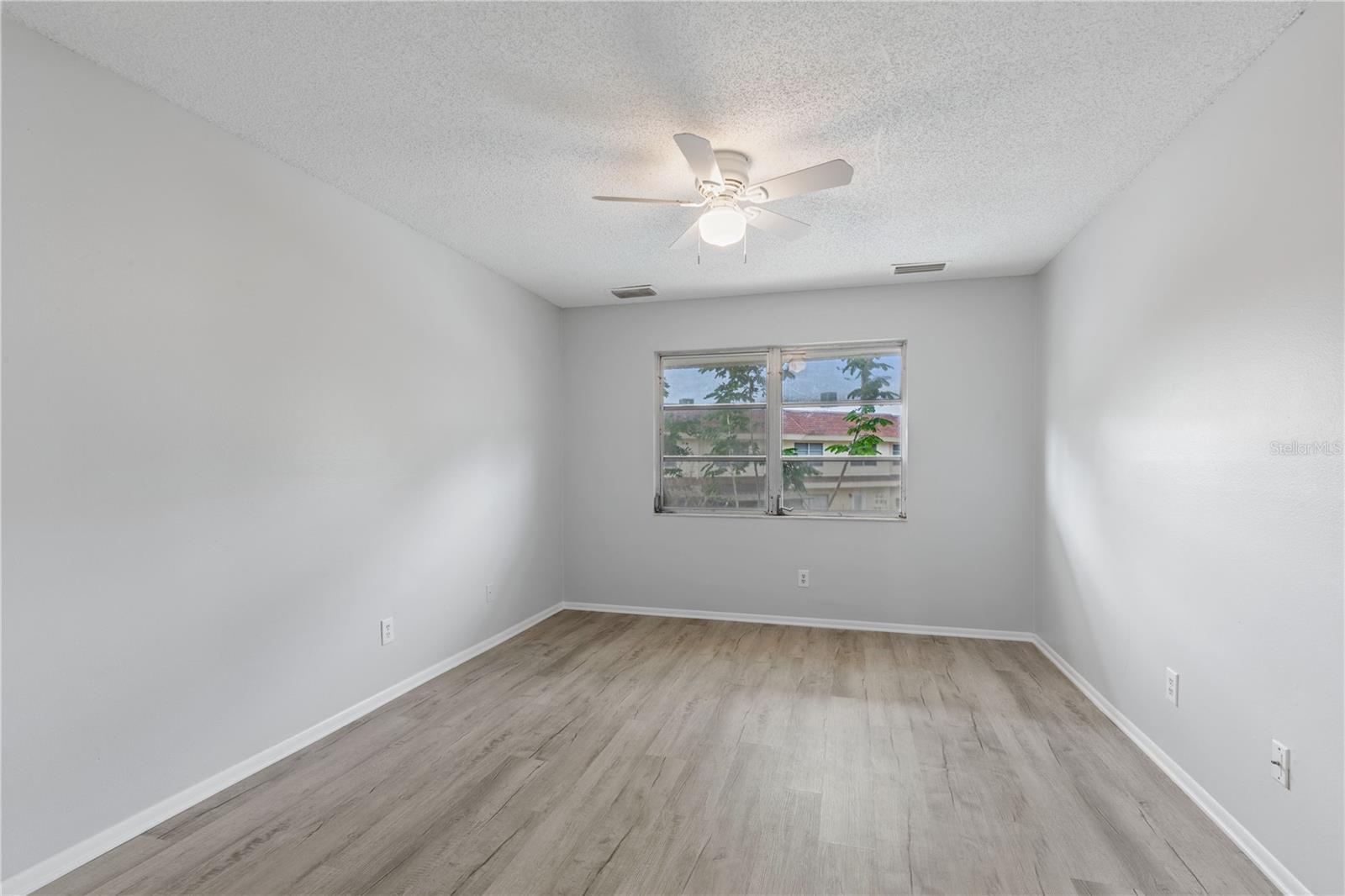 Image 8 of 15 For 314 Barlow Avenue 73