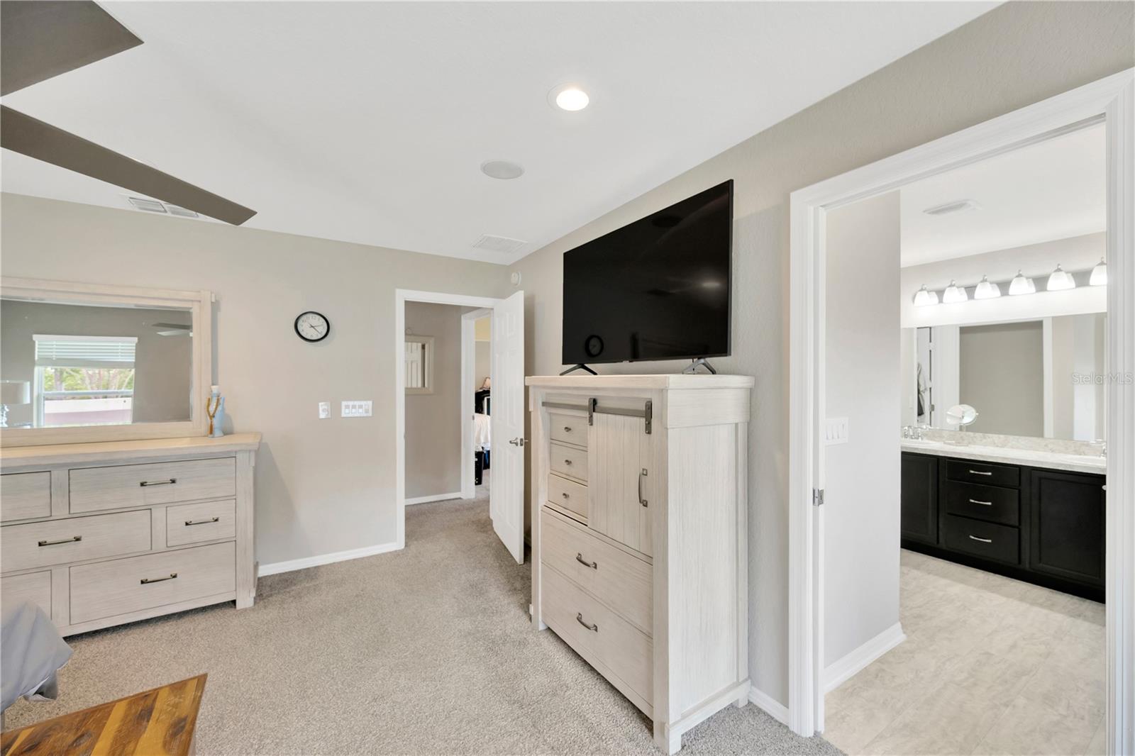 Image 11 of 32 For 305 St Georges Circle