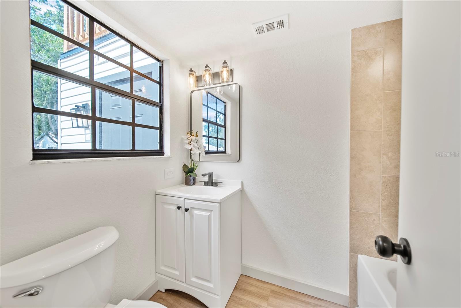 Image 11 of 27 For 3316 Napoleon Avenue