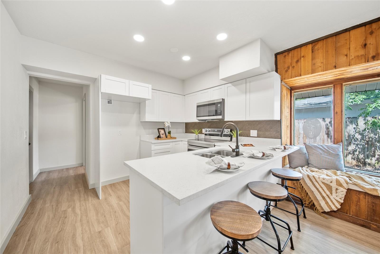 Image 3 of 27 For 3316 Napoleon Avenue