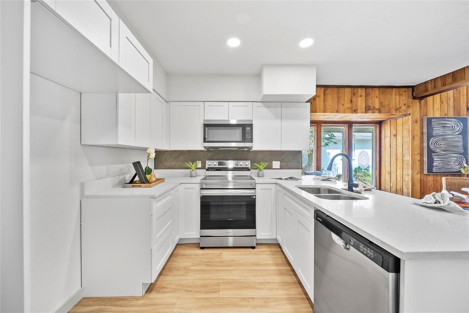 Image 4 of 27 For 3316 Napoleon Avenue