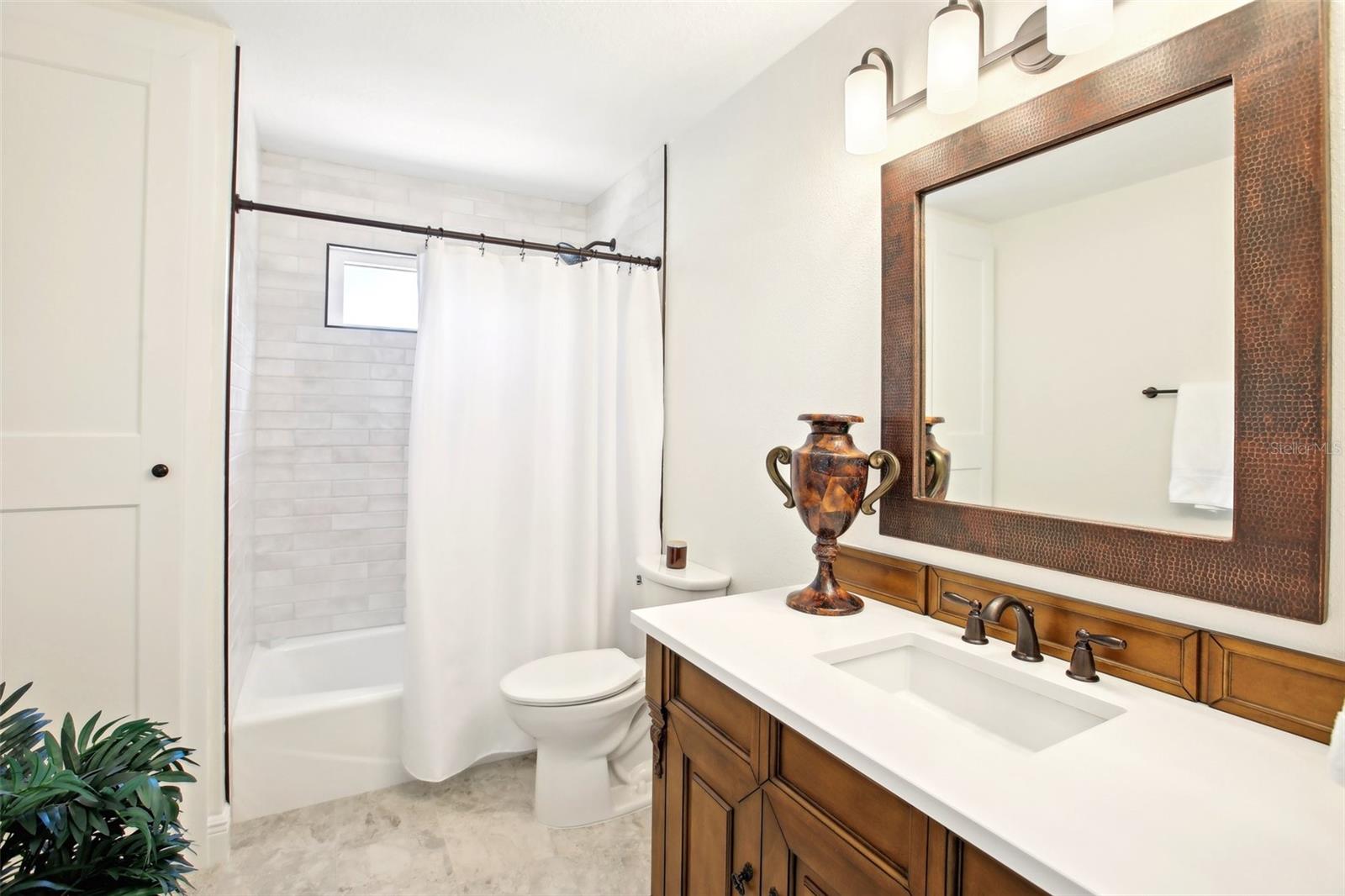 Image 22 of 42 For 9203 Meadow Lane Court