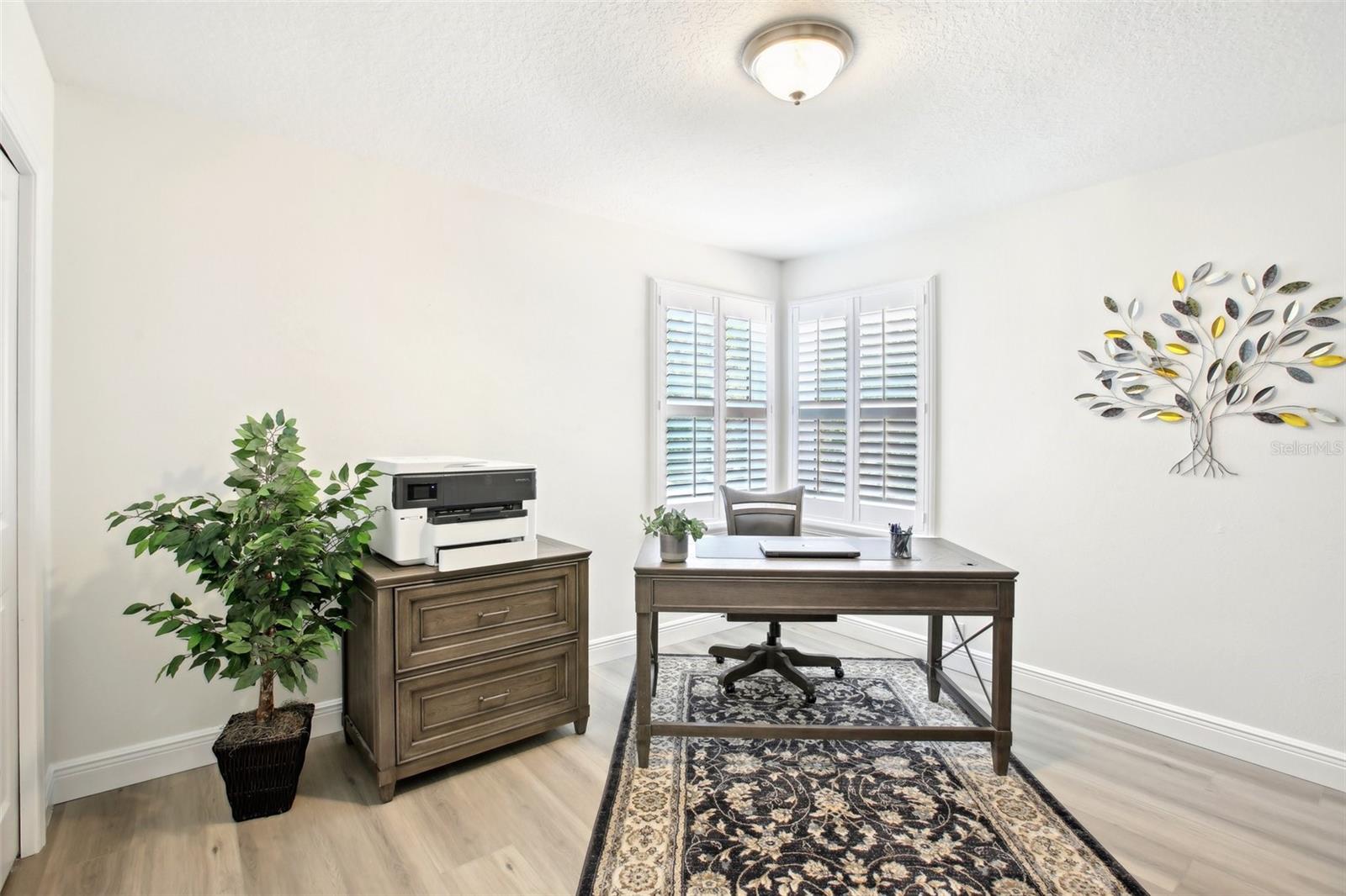 Image 24 of 42 For 9203 Meadow Lane Court