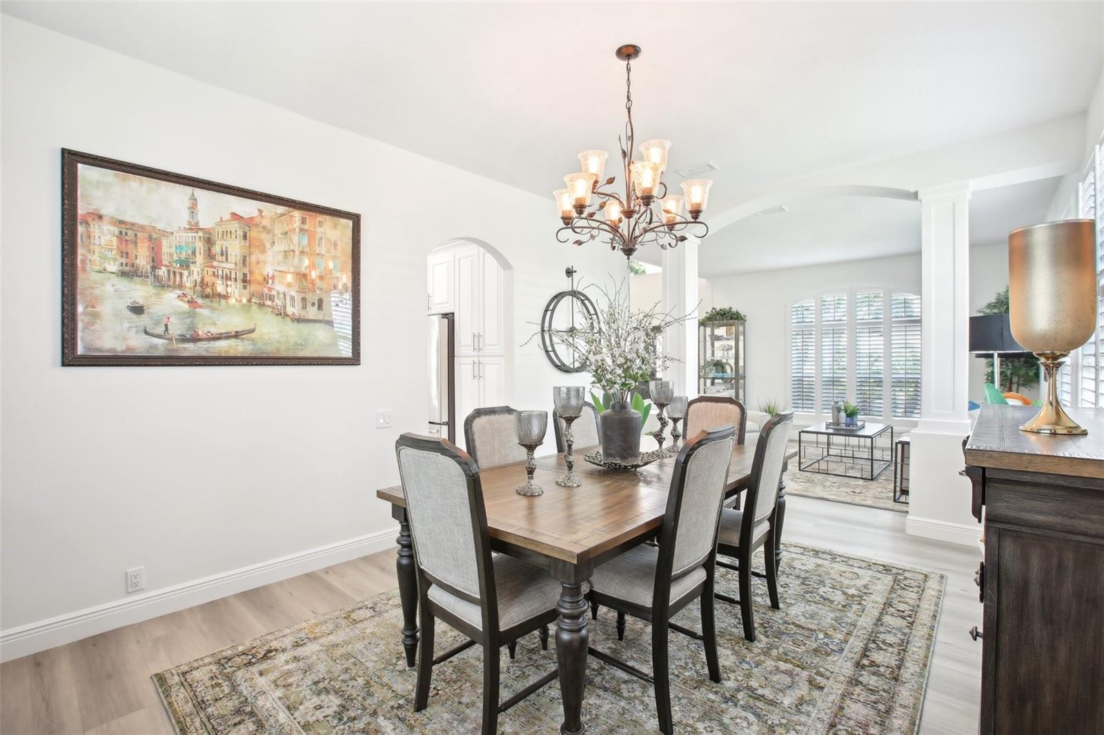 Image 5 of 42 For 9203 Meadow Lane Court