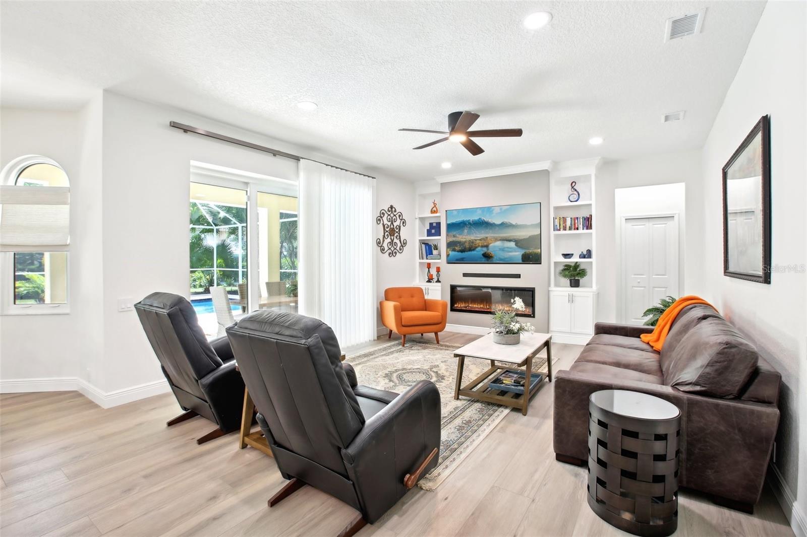 Image 6 of 42 For 9203 Meadow Lane Court