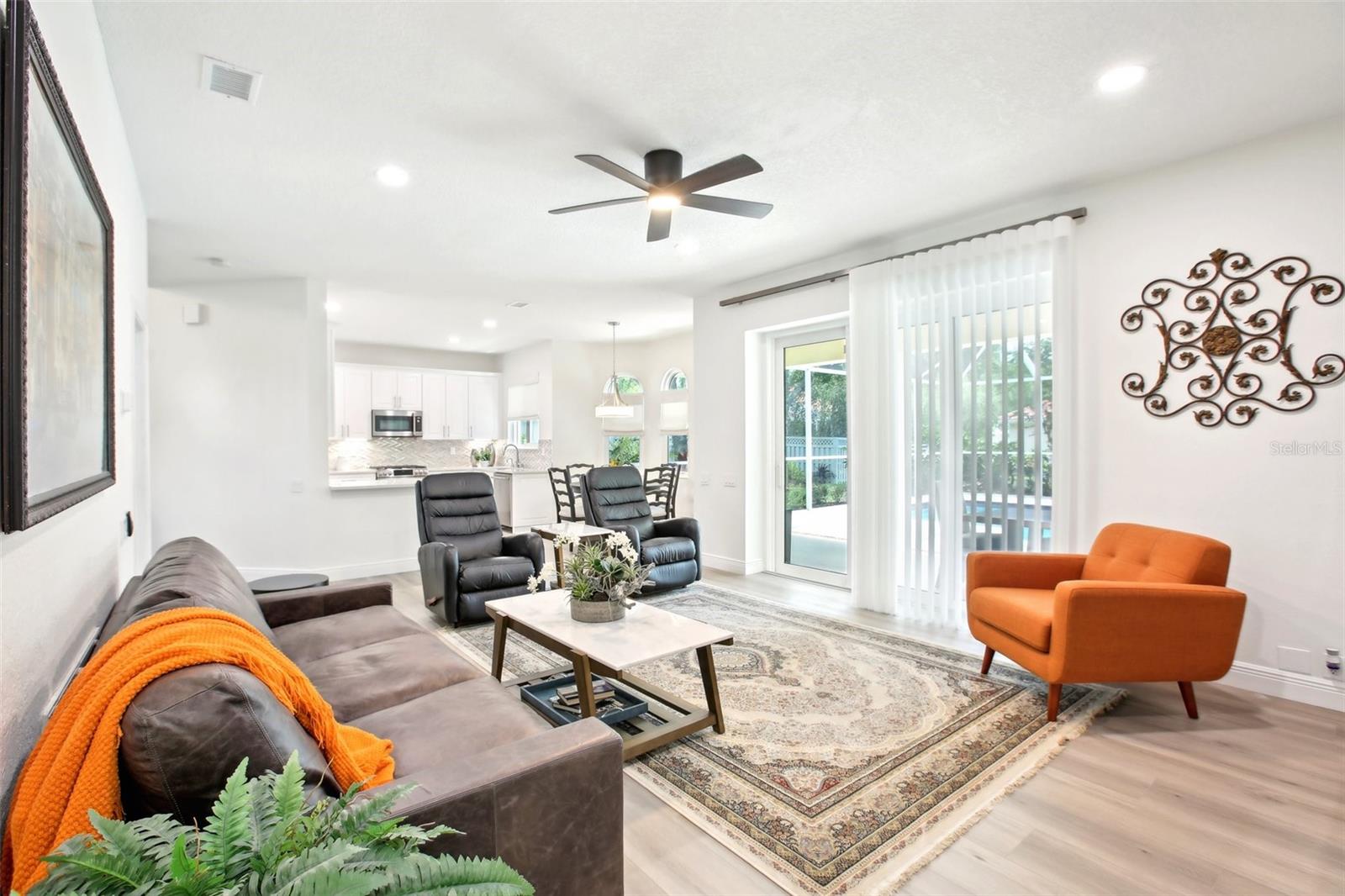 Image 7 of 42 For 9203 Meadow Lane Court