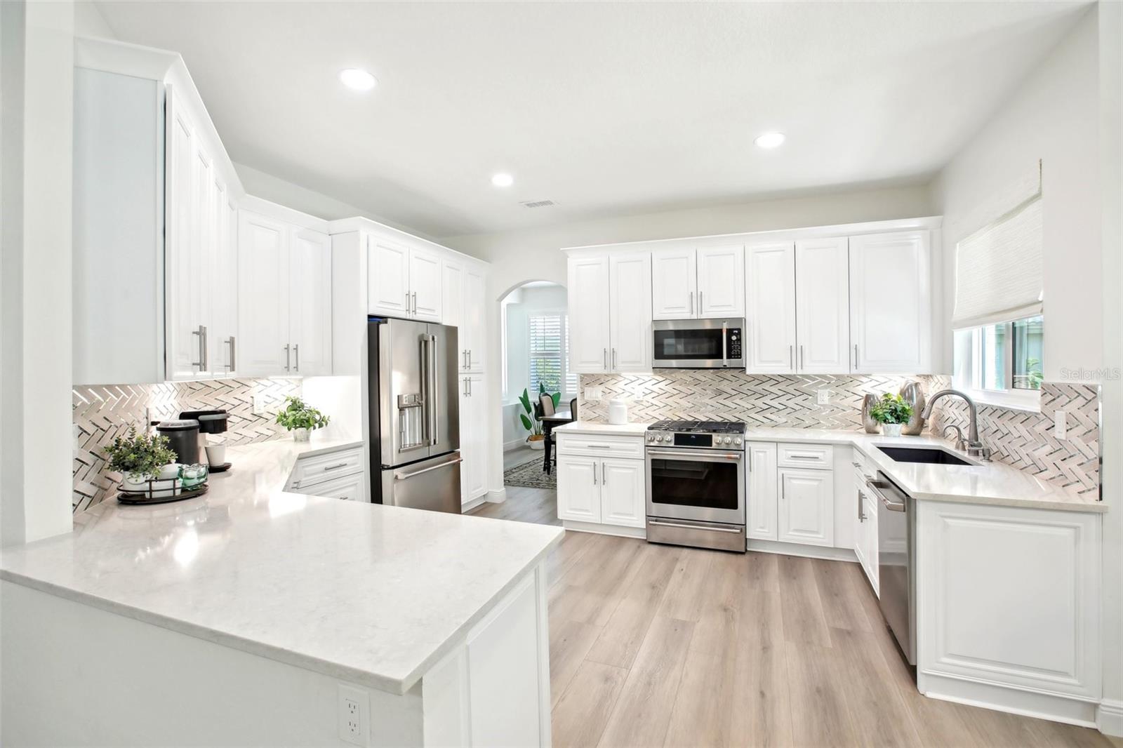 Image 9 of 42 For 9203 Meadow Lane Court