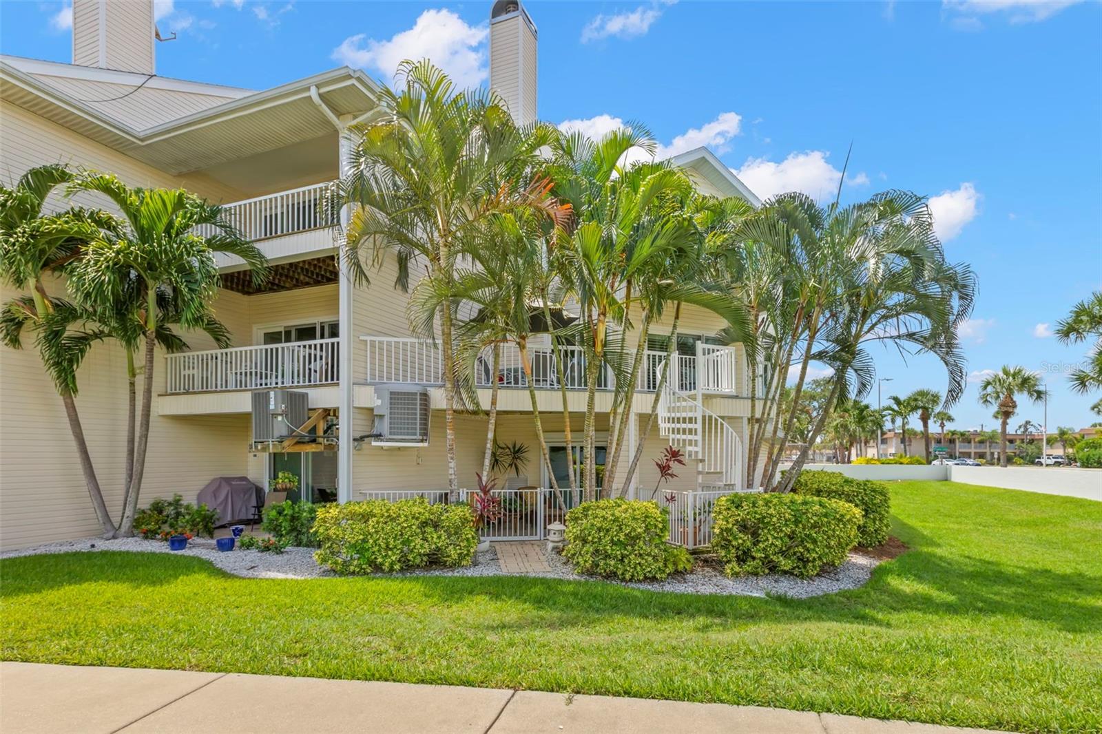 Image 18 of 62 For 9201 Captiva Circle