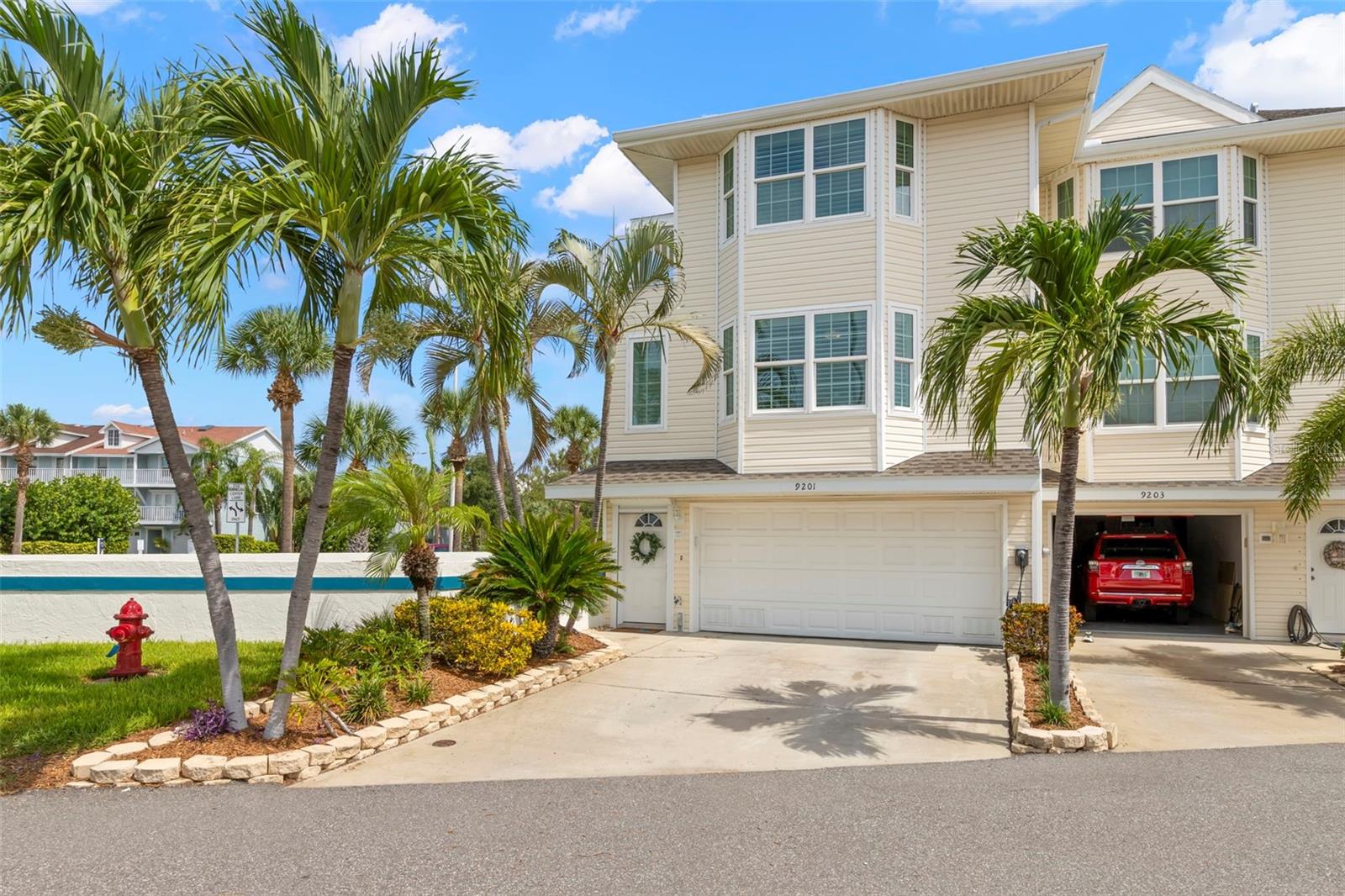 Image 4 of 62 For 9201 Captiva Circle