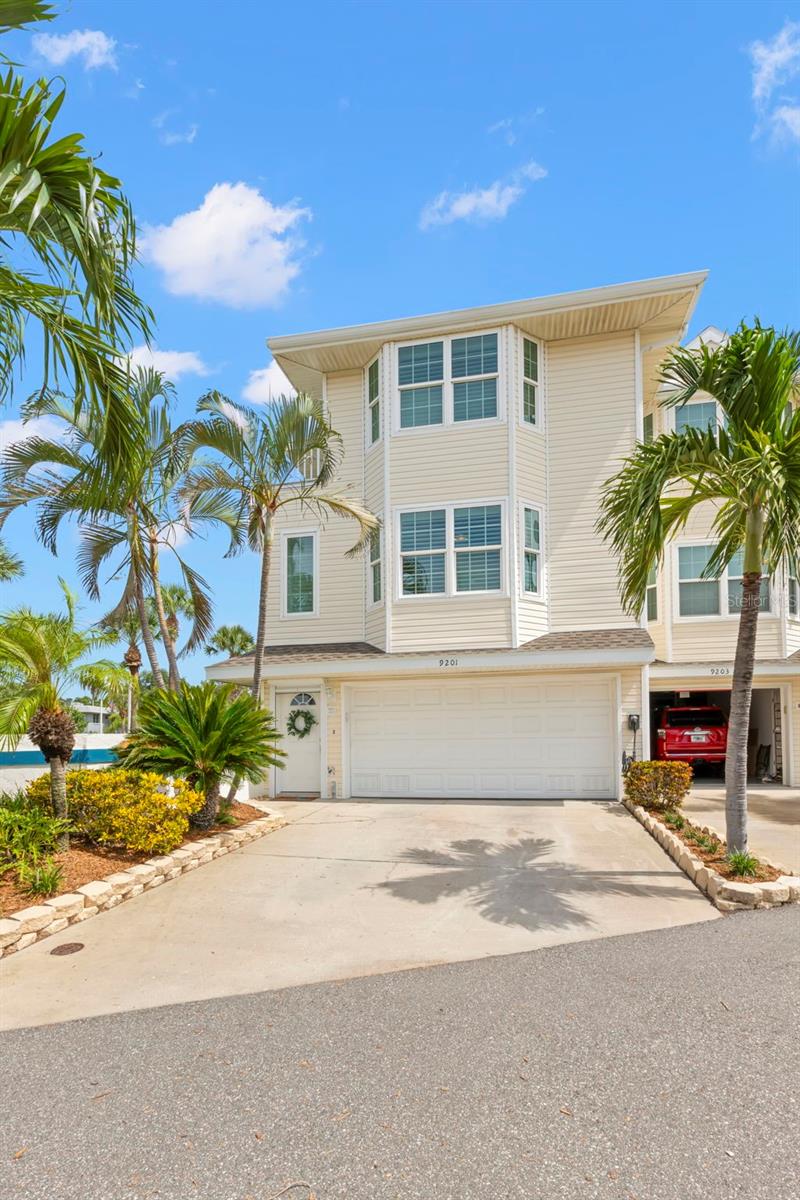 Image 6 of 62 For 9201 Captiva Circle