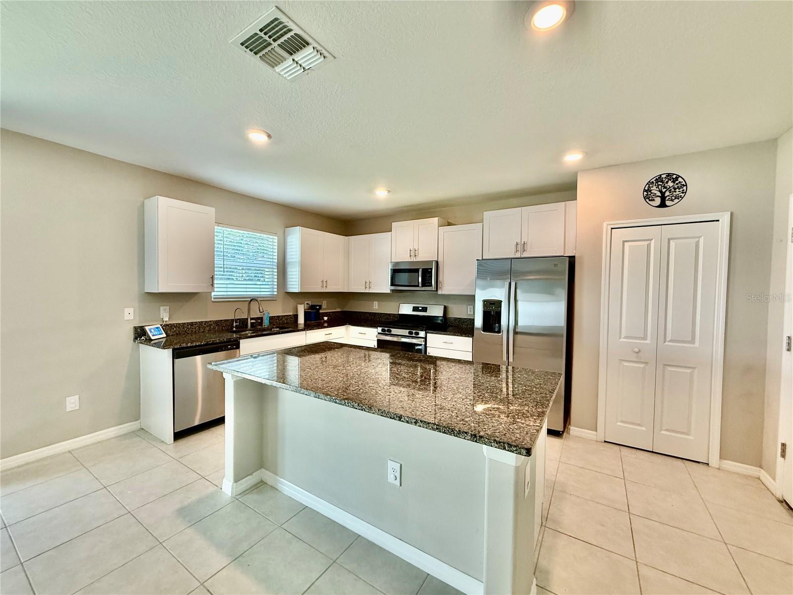 Image 11 of 34 For 10252 Shady Preserve Drive