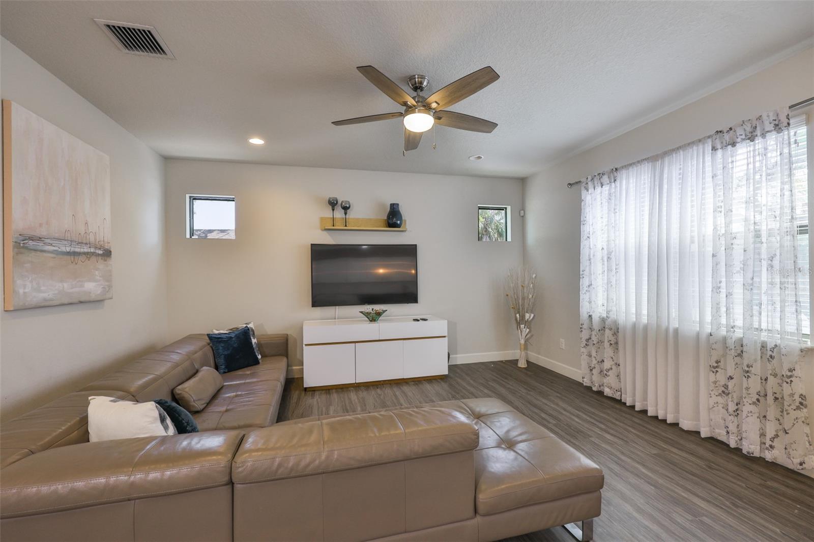 Image 15 of 37 For 7307 Morton Street