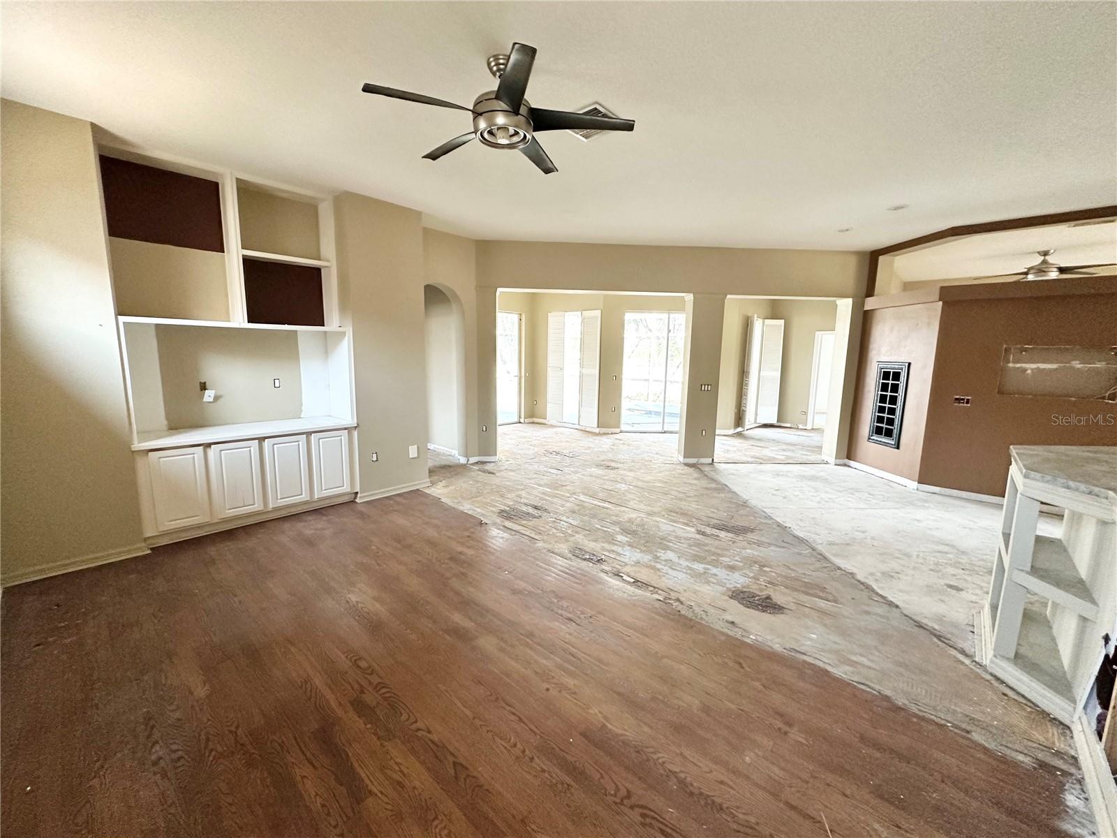 Image 10 of 40 For 1145 Riveredge Drive