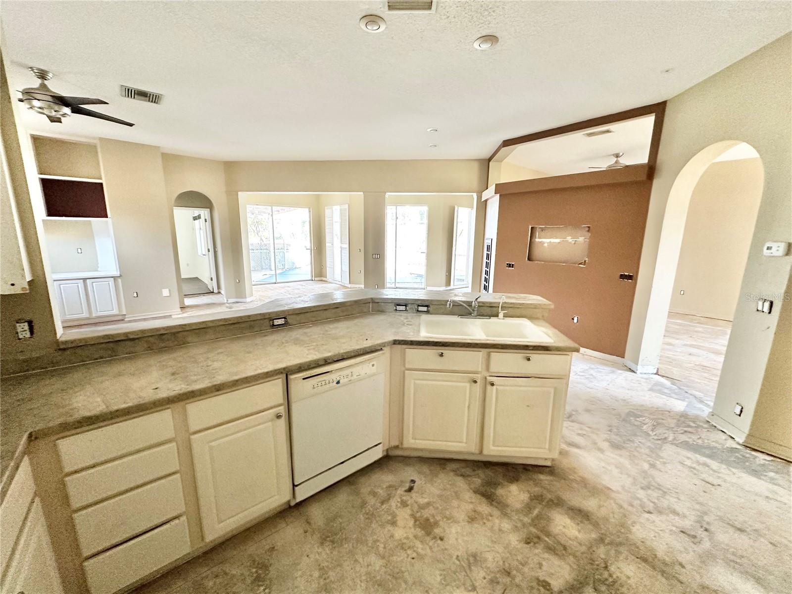 Image 12 of 40 For 1145 Riveredge Drive