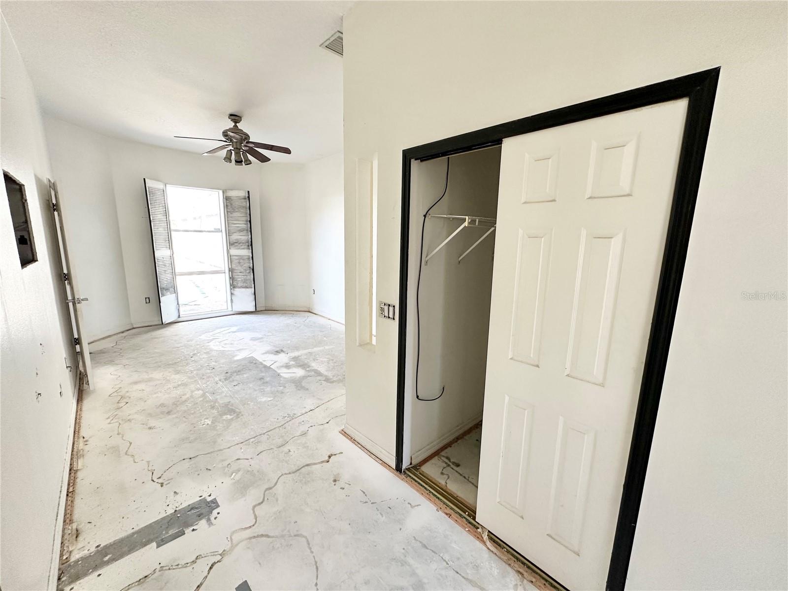 Image 17 of 40 For 1145 Riveredge Drive