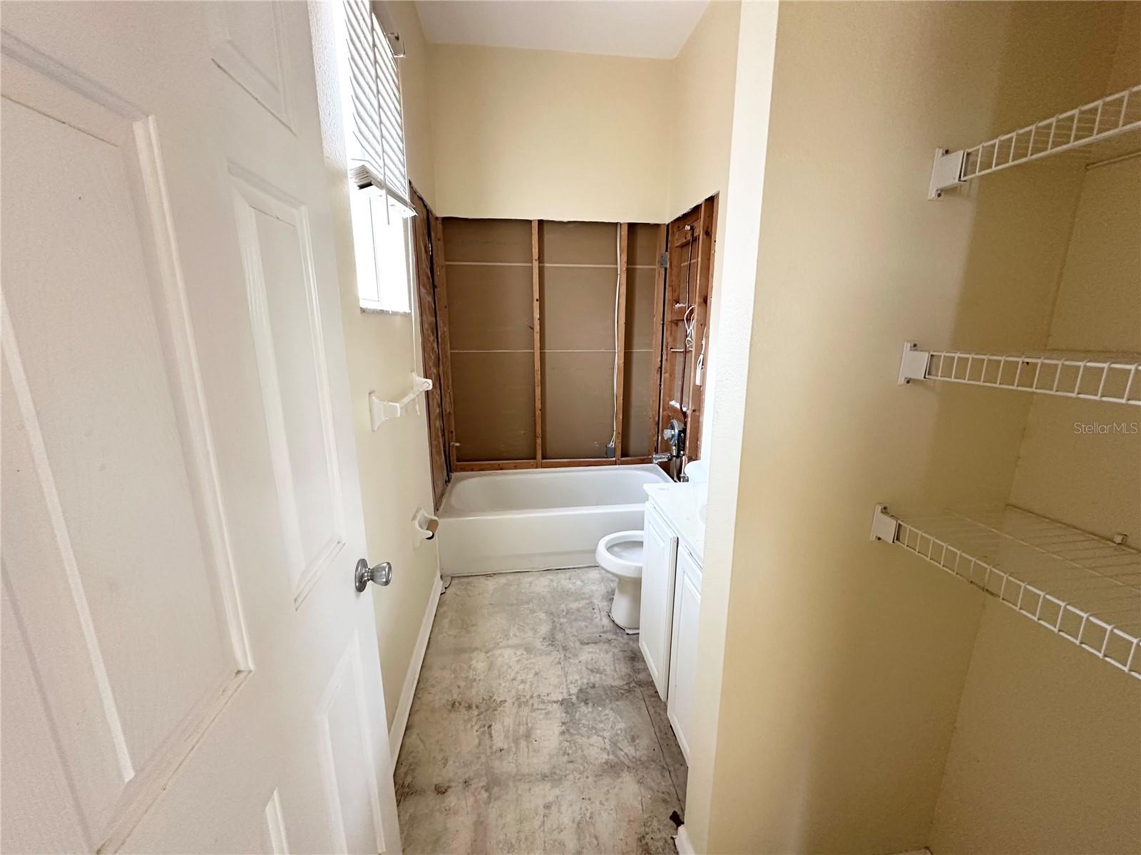 Image 21 of 40 For 1145 Riveredge Drive