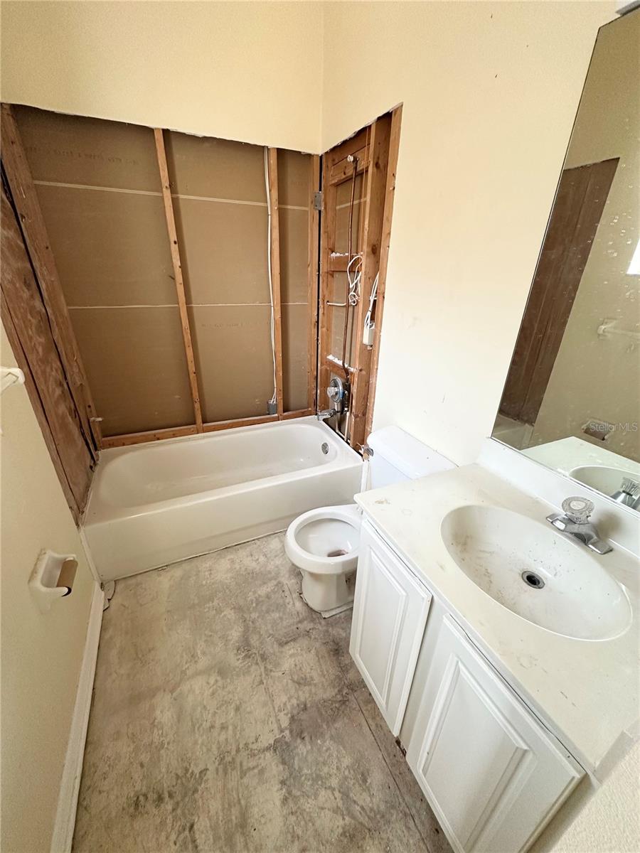 Image 22 of 40 For 1145 Riveredge Drive