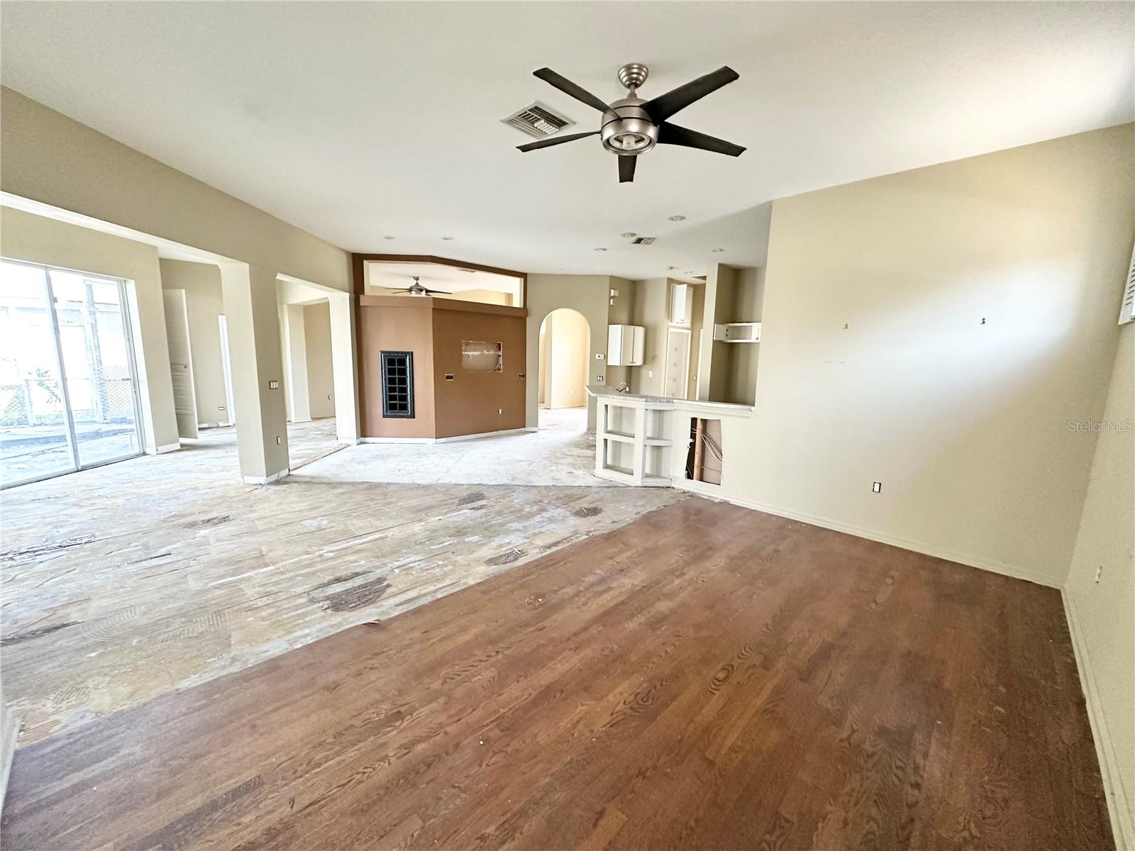 Image 9 of 40 For 1145 Riveredge Drive