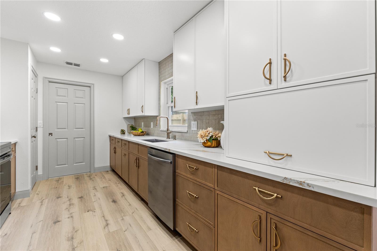 Listing photo id 13 for 13211 111th Lane