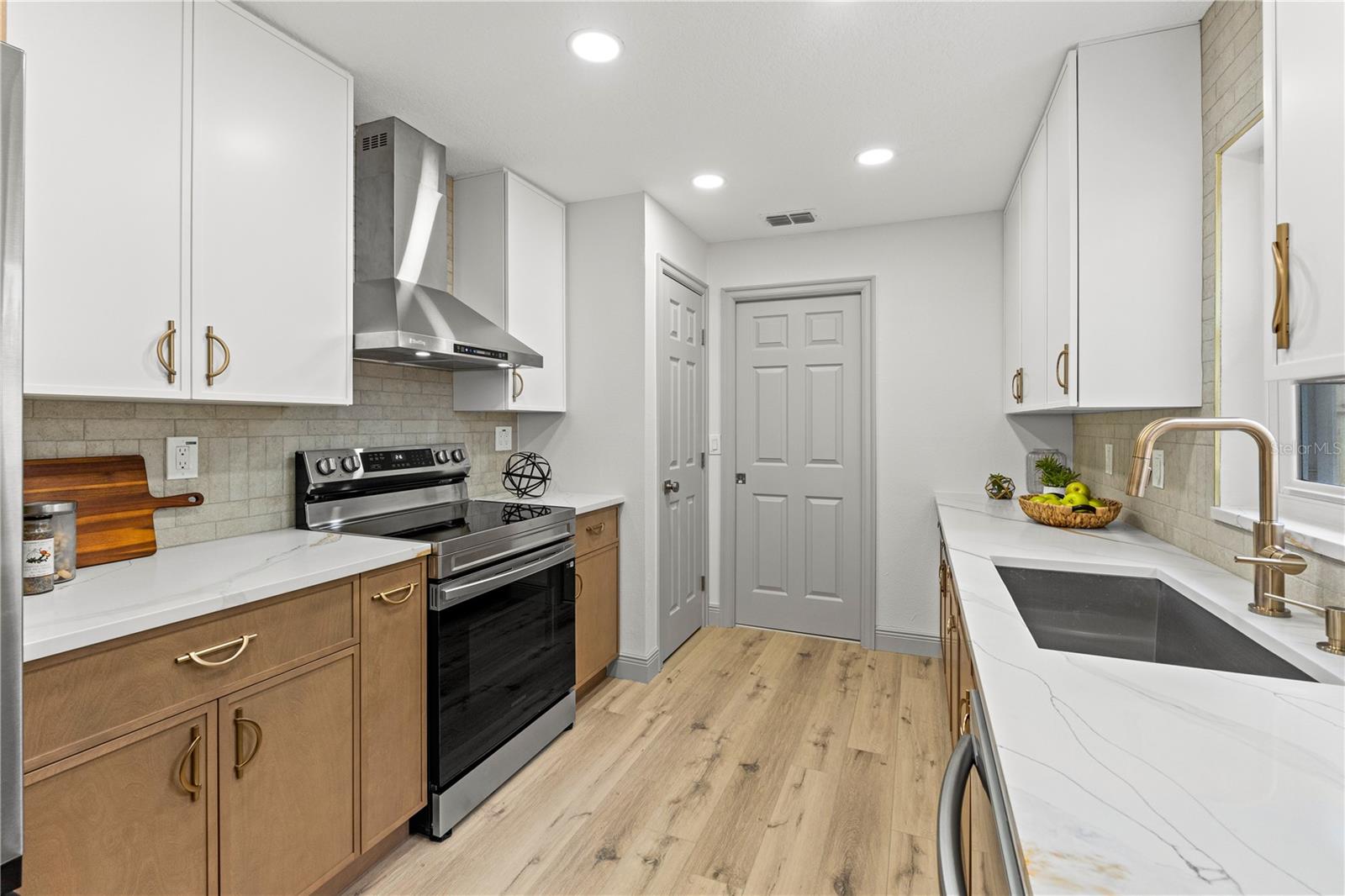 Listing photo id 14 for 13211 111th Lane