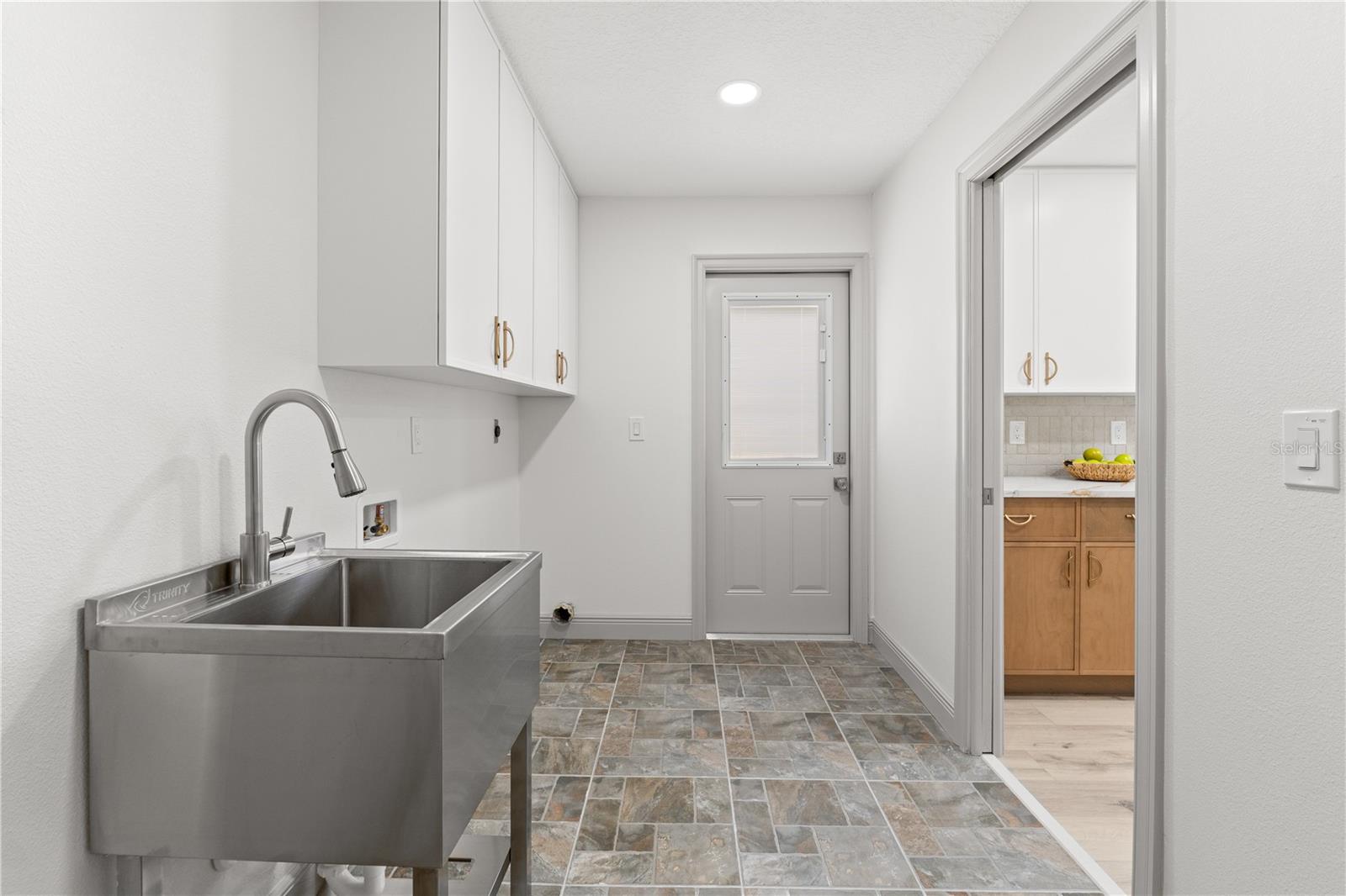 Listing photo id 18 for 13211 111th Lane