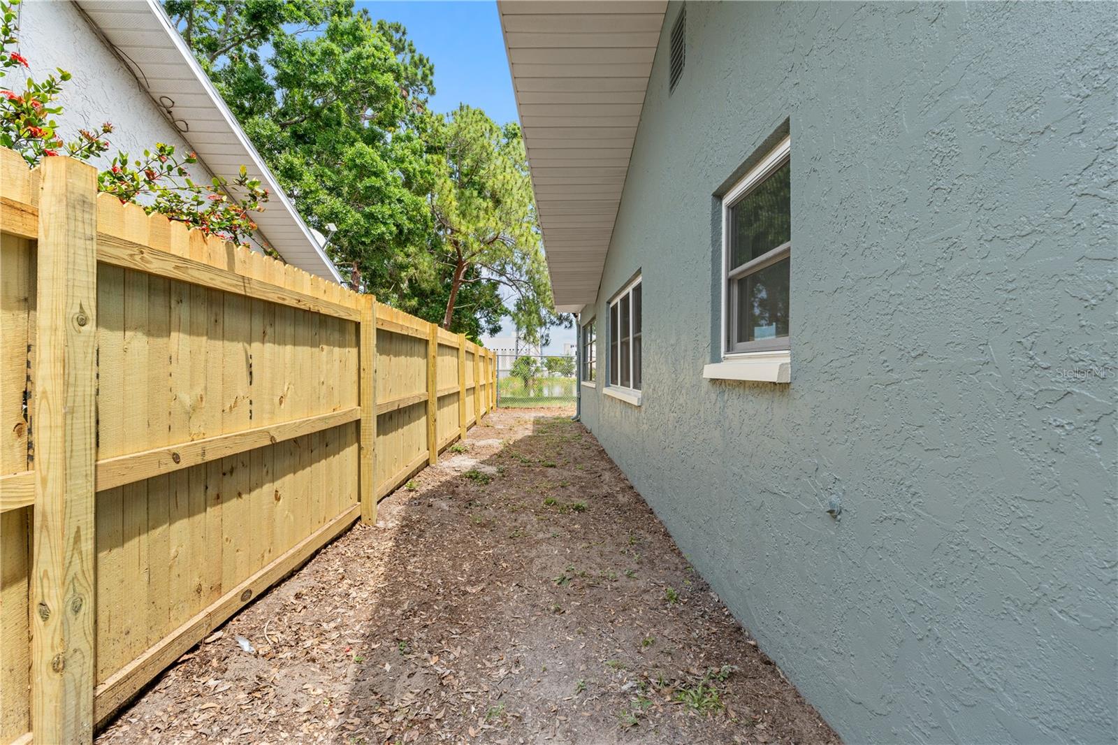 Listing photo id 19 for 13211 111th Lane
