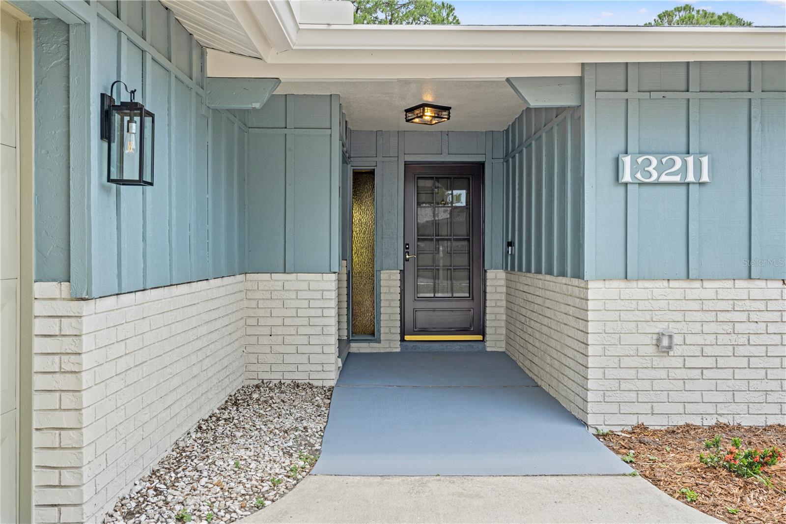 Listing photo id 1 for 13211 111th Lane