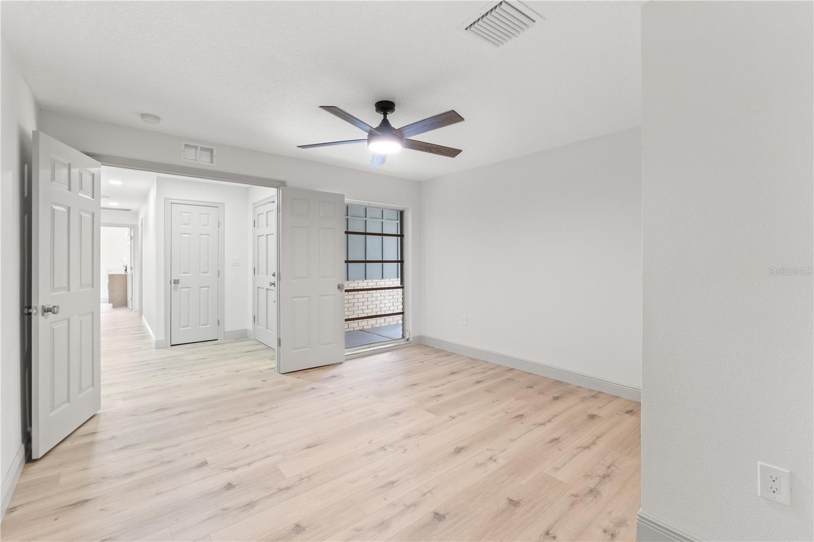 Listing photo id 4 for 13211 111th Lane