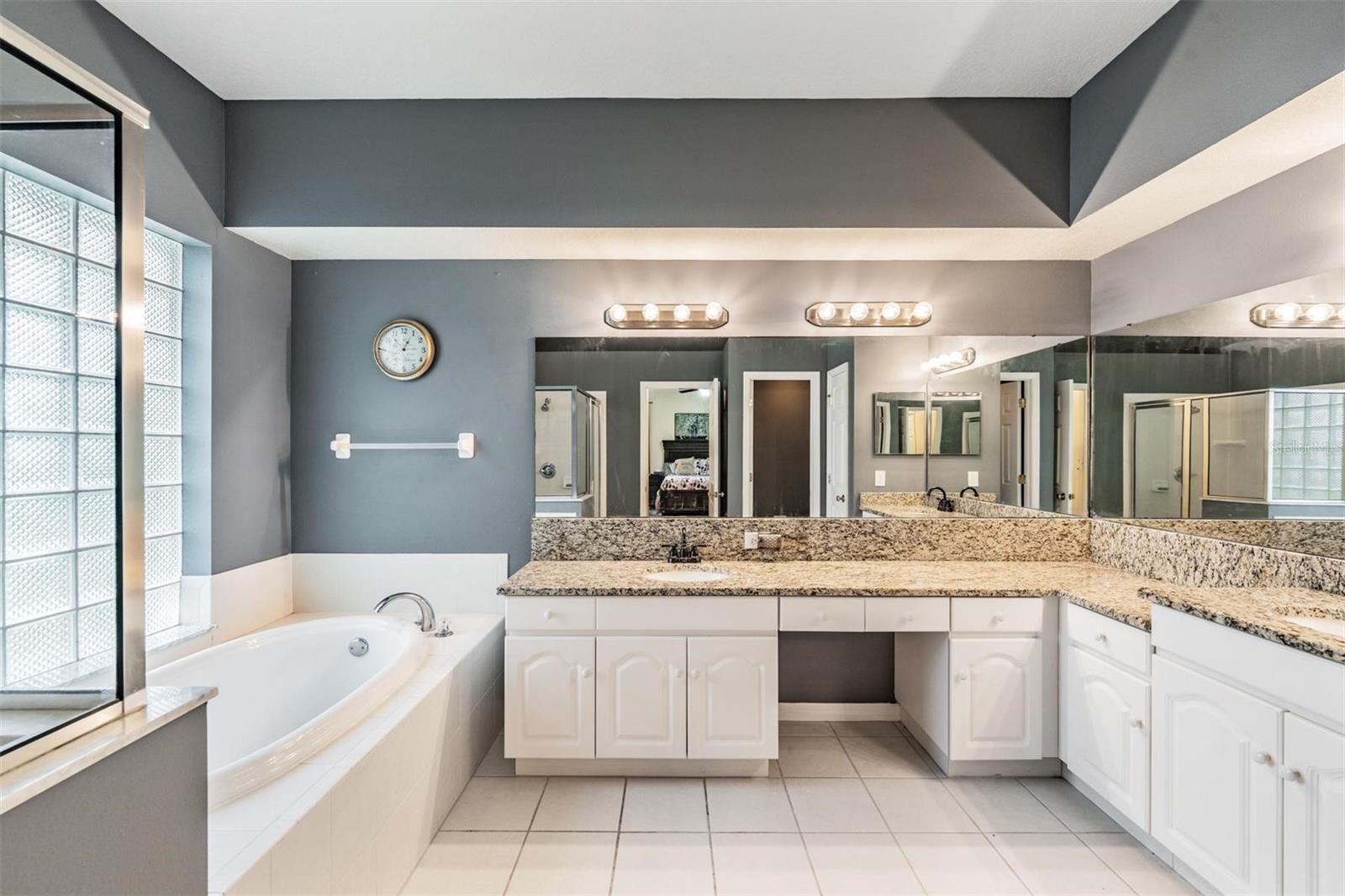 Image 12 of 48 For 6038 Palomaglade Drive