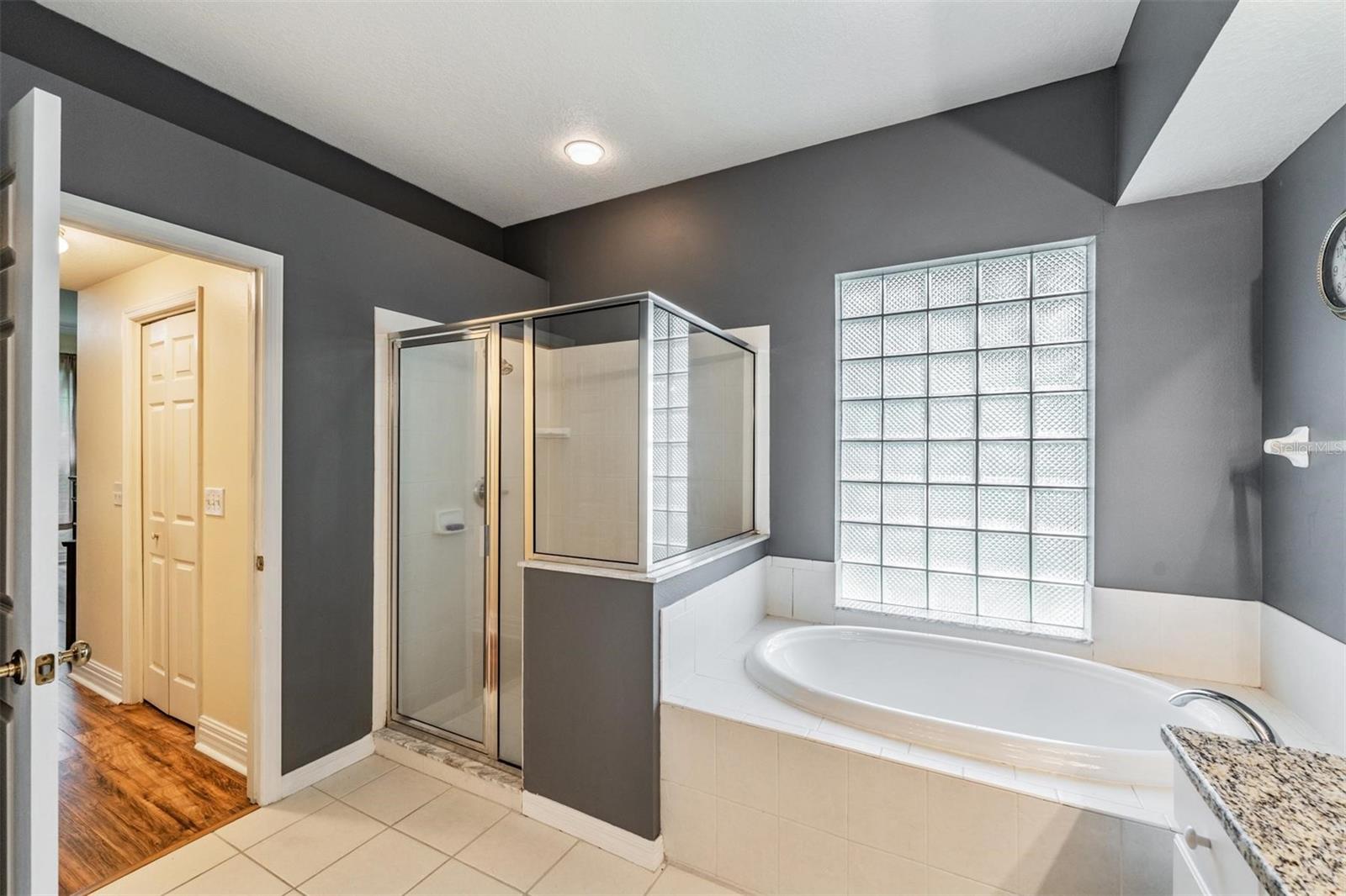 Image 13 of 48 For 6038 Palomaglade Drive