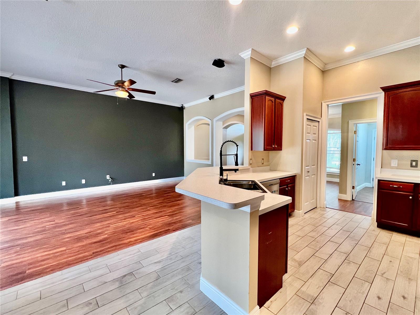 Listing photo id 11 for 2848 Duncan Tree Circle
