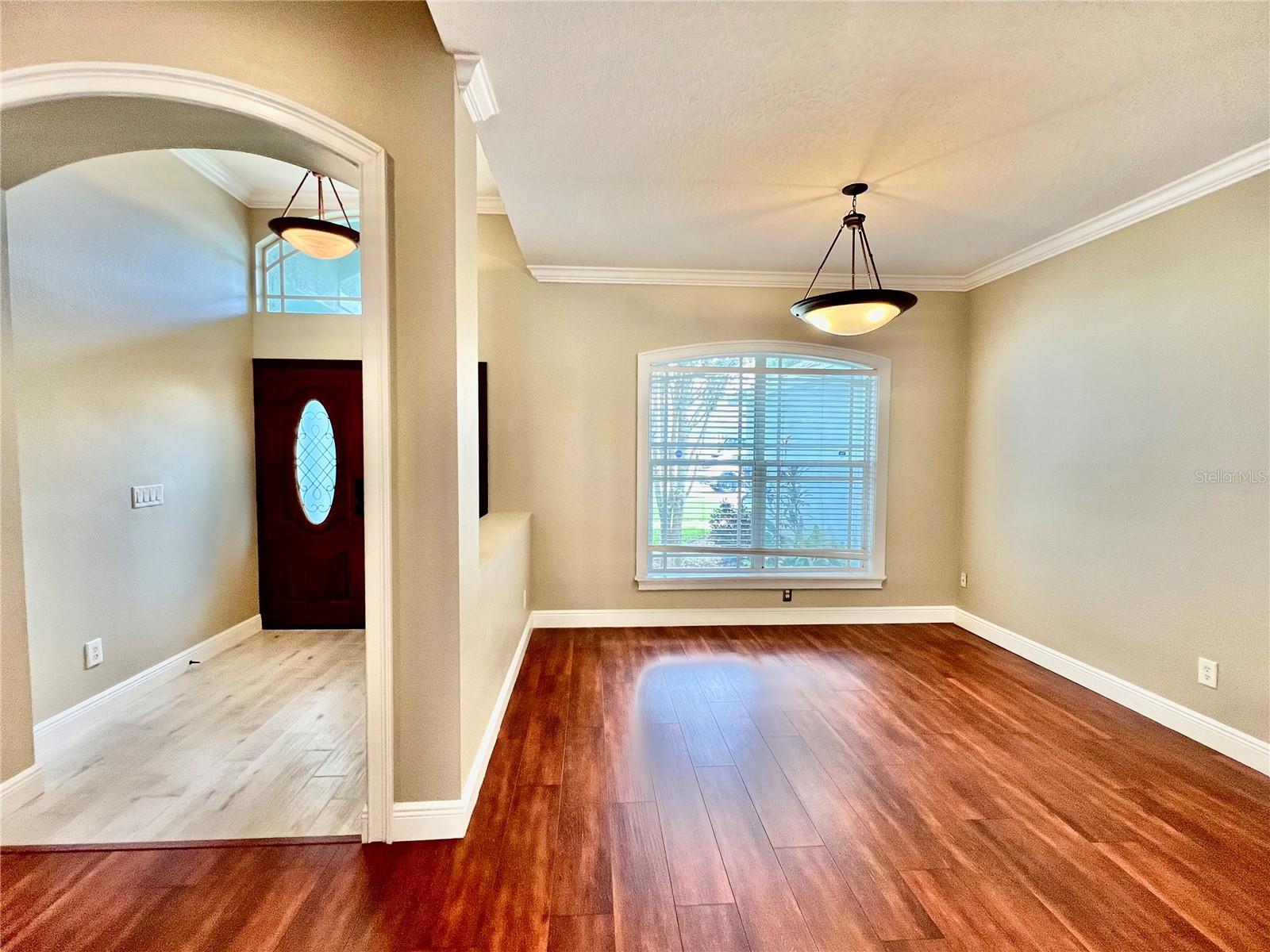 Listing photo id 3 for 2848 Duncan Tree Circle