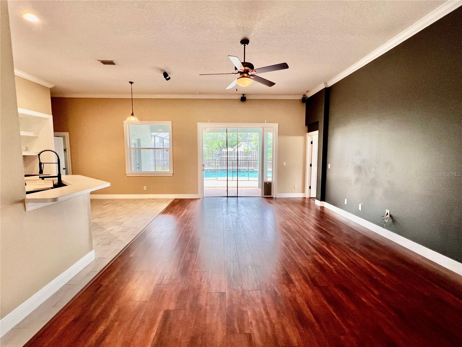 Listing photo id 5 for 2848 Duncan Tree Circle