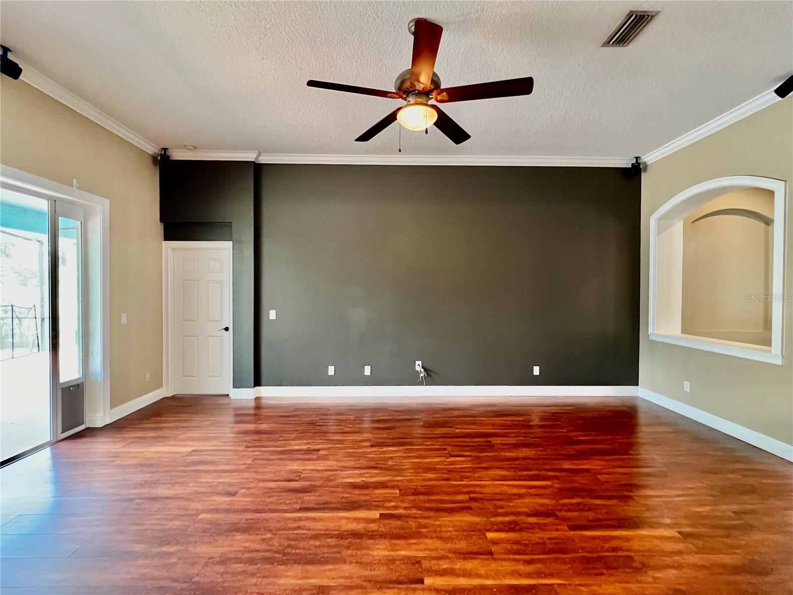 Listing photo id 7 for 2848 Duncan Tree Circle