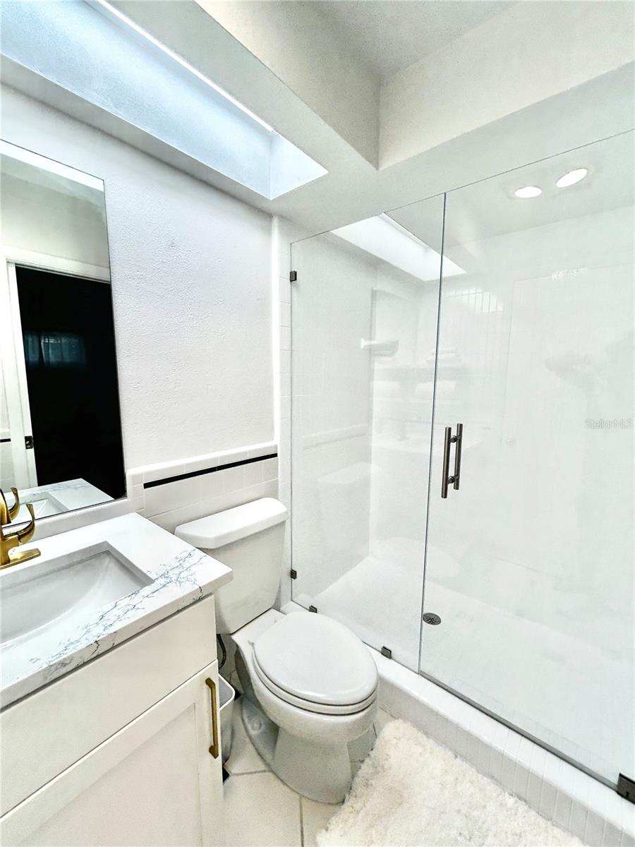 Image 15 of 23 For 17310 Rosa Lee Way