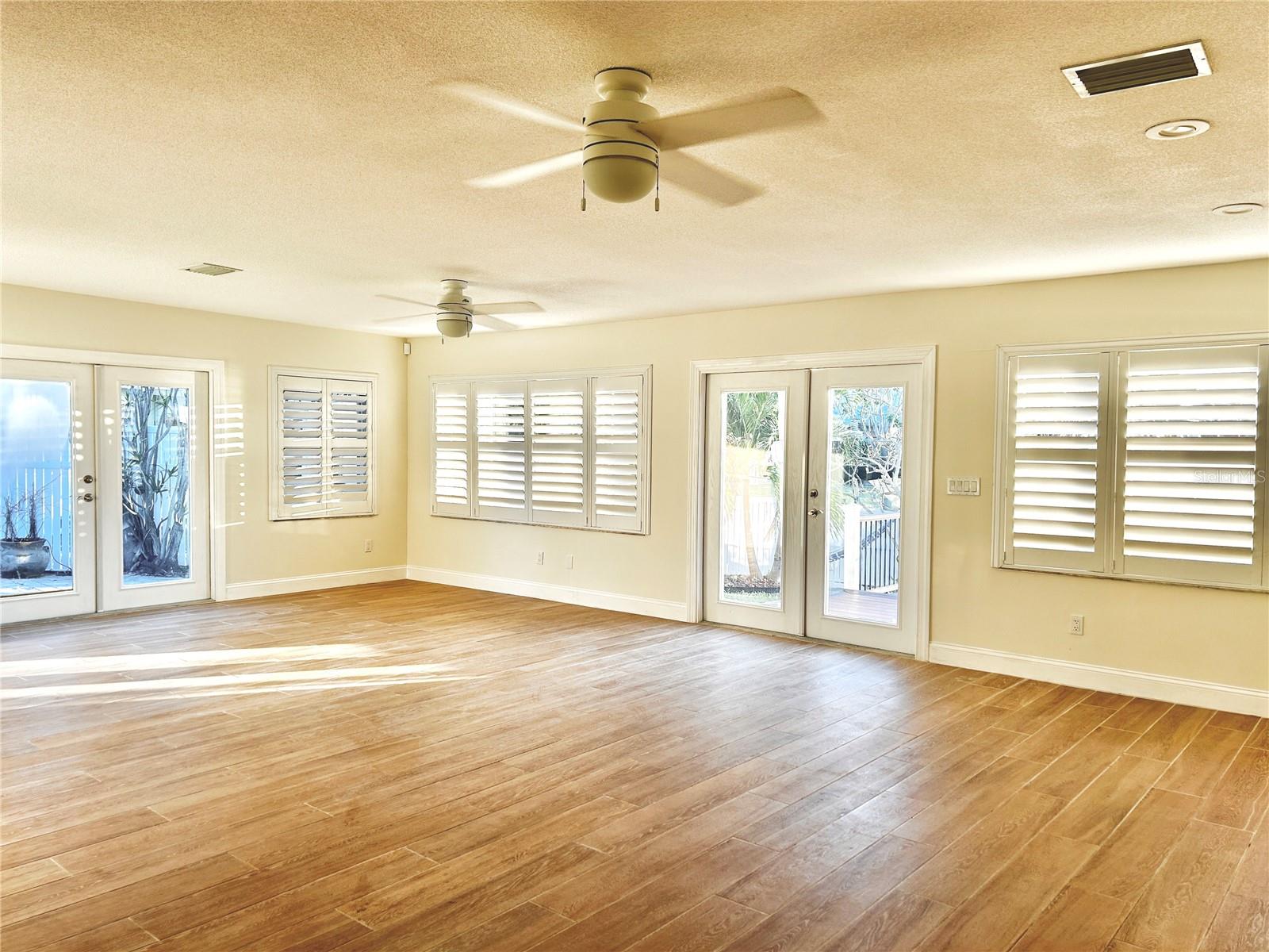 Image 3 of 23 For 17310 Rosa Lee Way