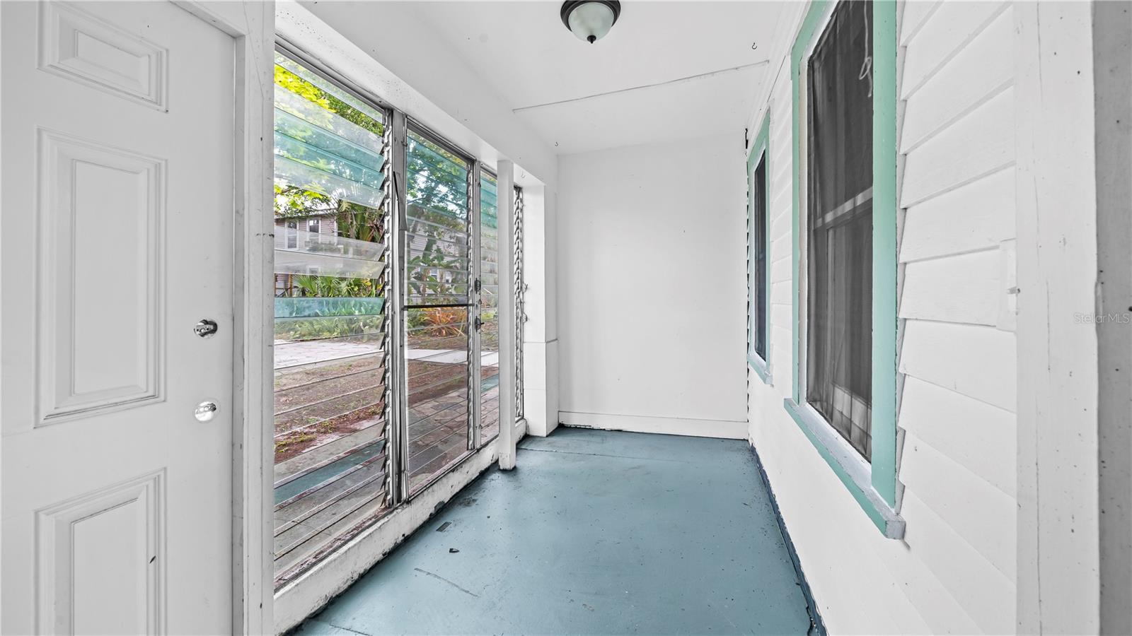 Image 3 of 10 For 750 7th Avenue N 6