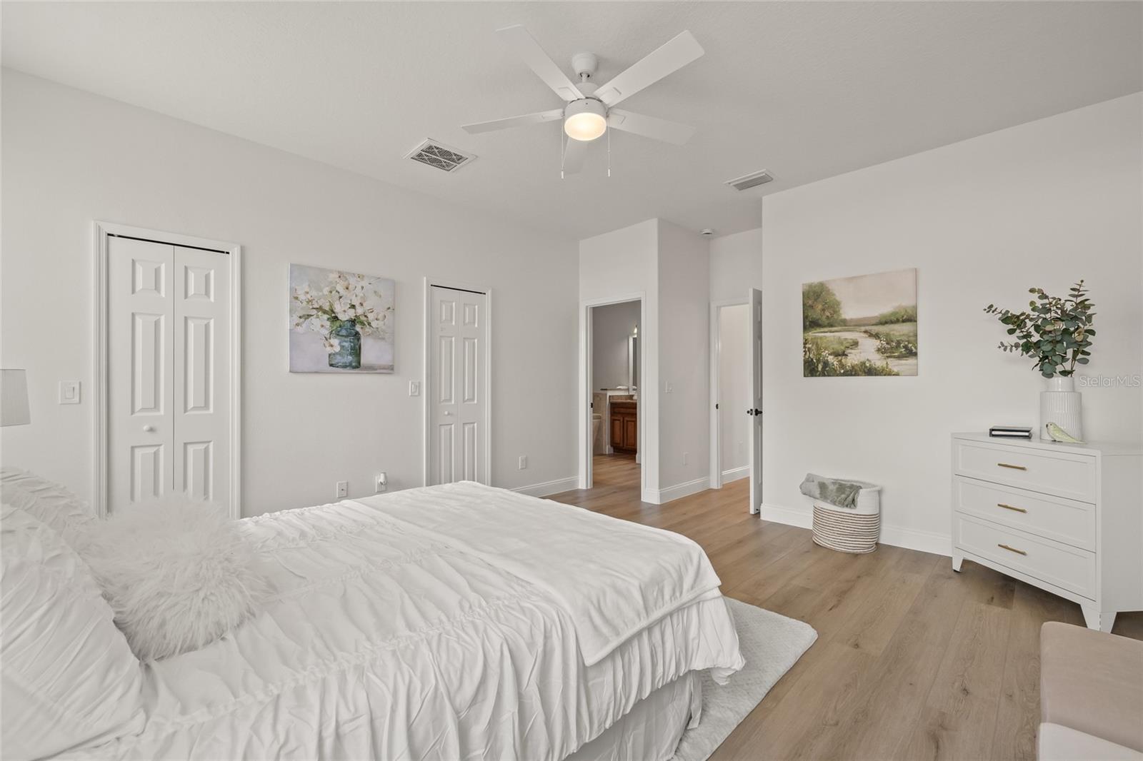 Image 14 of 59 For 7612 S 36th Avenue