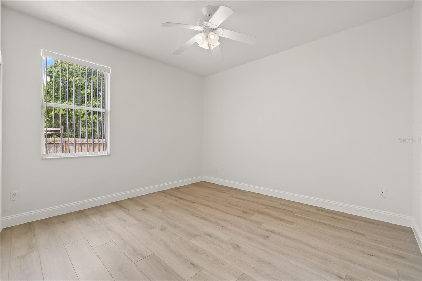 Image 20 of 59 For 7612 S 36th Avenue